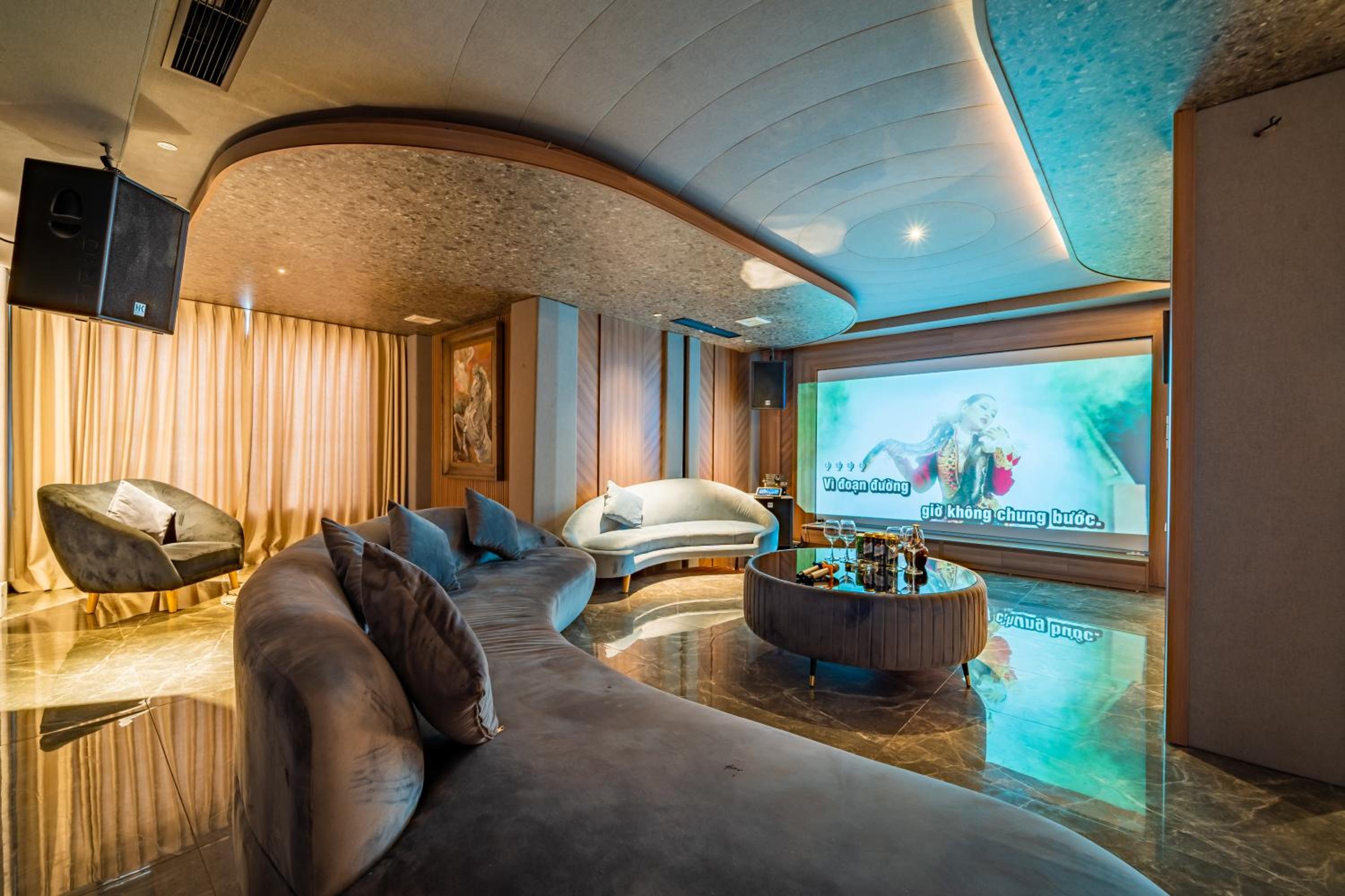 SALLY HUONG VILLA - Venue Travel