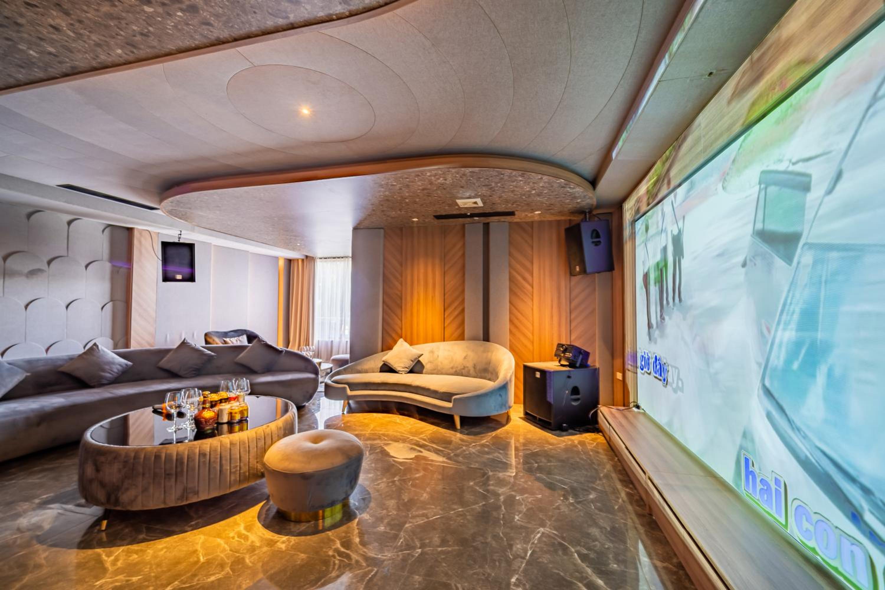 SALLY HUONG VILLA - Venue Travel