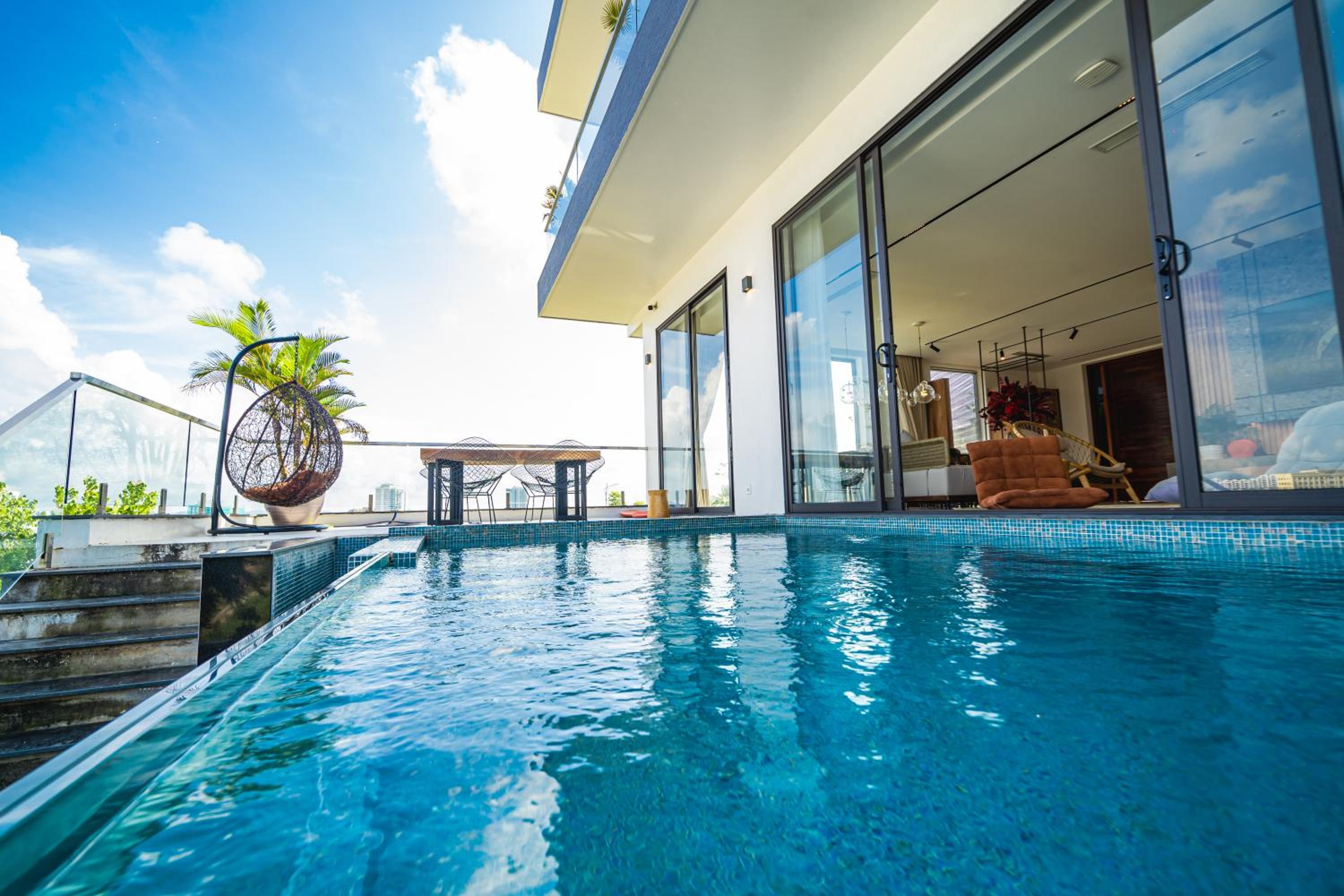 SALLY HUONG VILLA - Venue Travel
