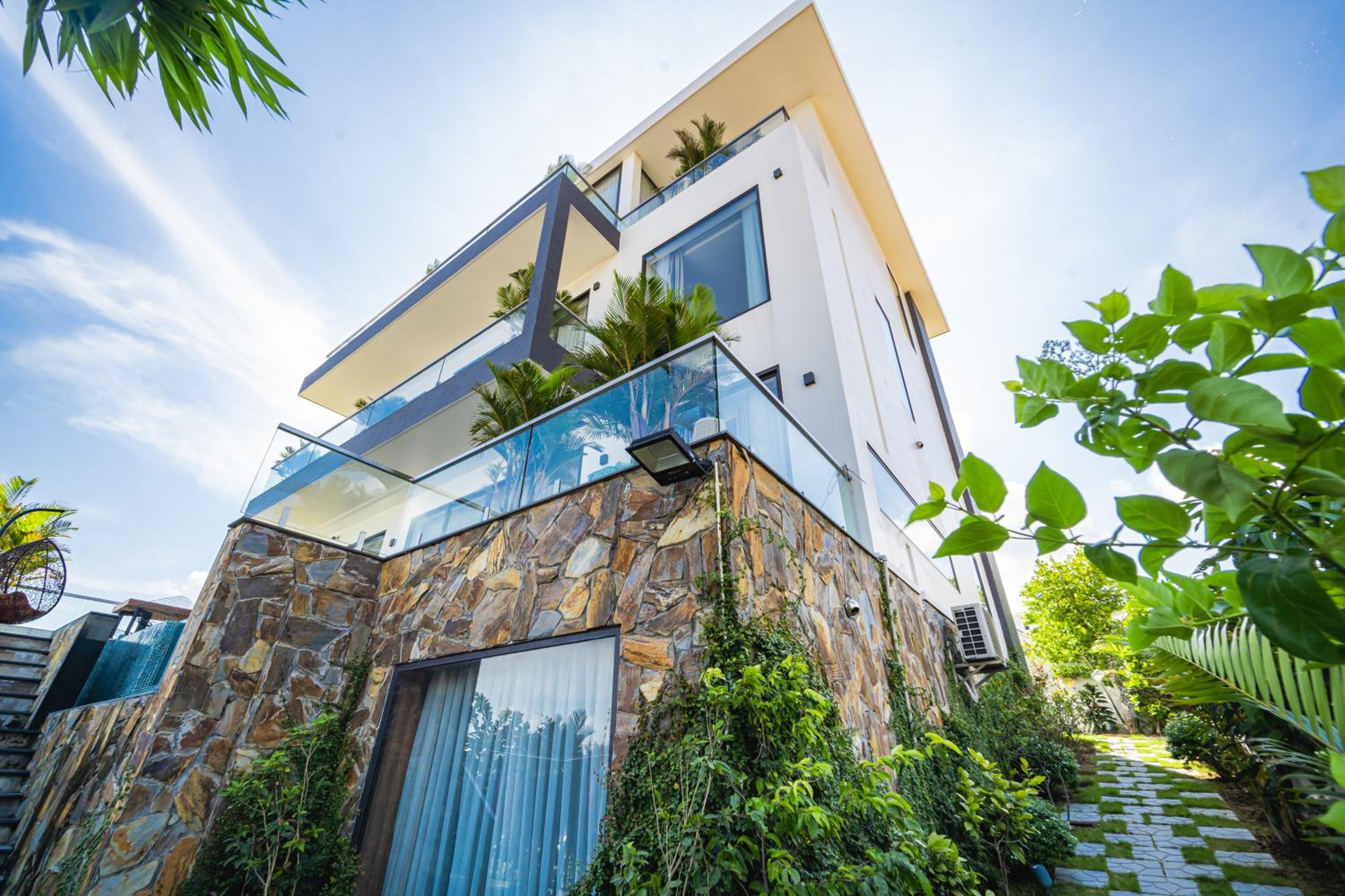 SALLY HUONG VILLA - Venue Travel