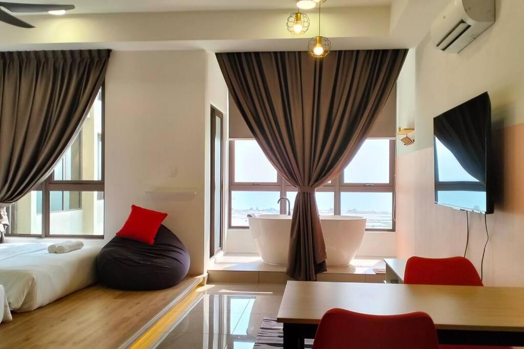 NEW Cozy Seaview Bali Residences Studio 4pax near Jonker photo 1