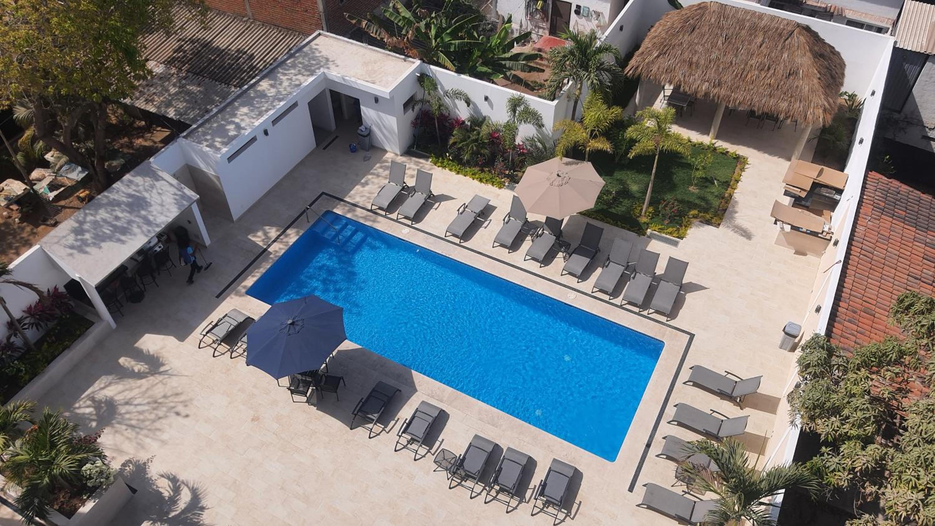 Hermoso departamento con alberca cerca de la playa view 2
