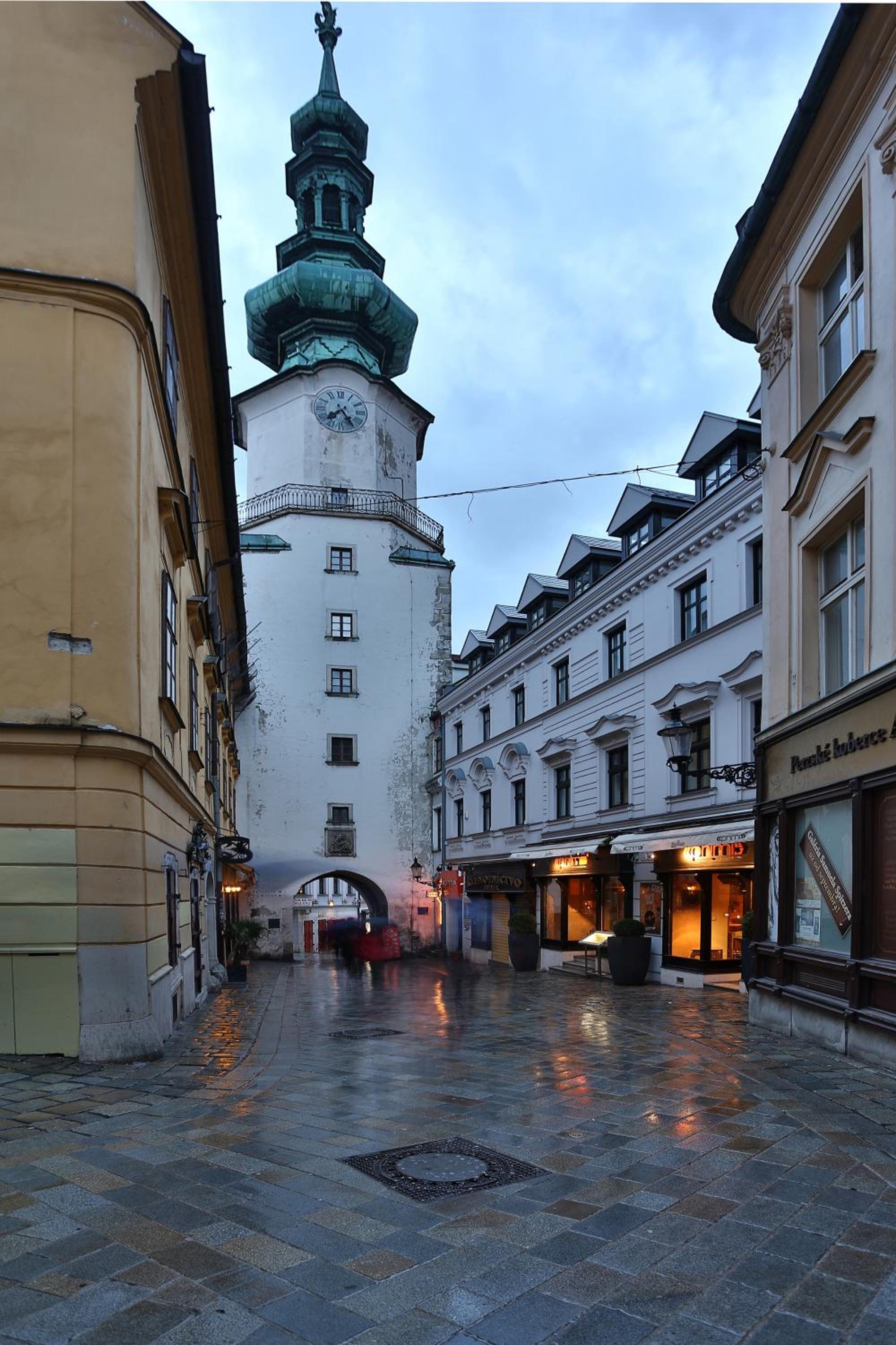 VIP Apartments