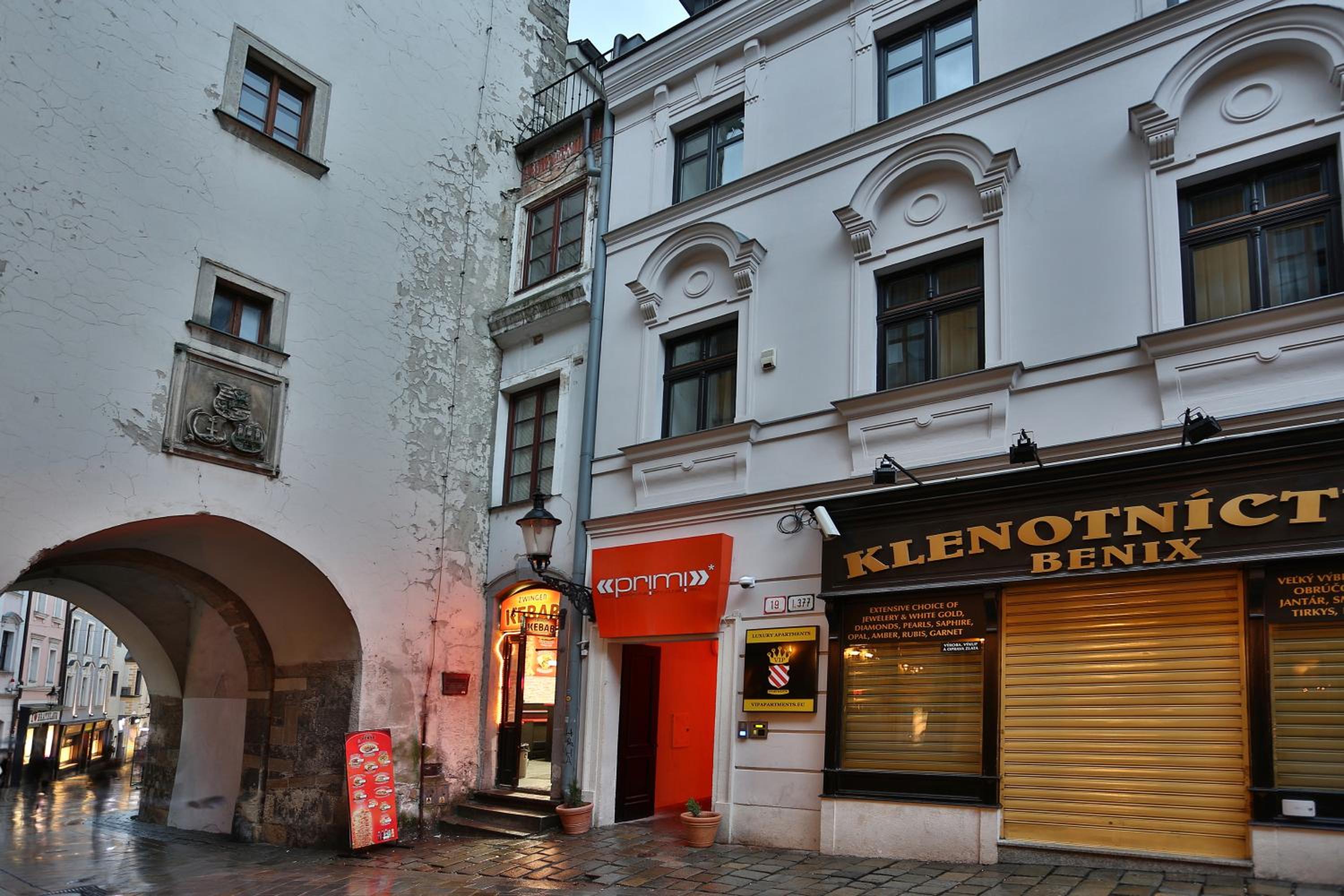 VIP Apartments