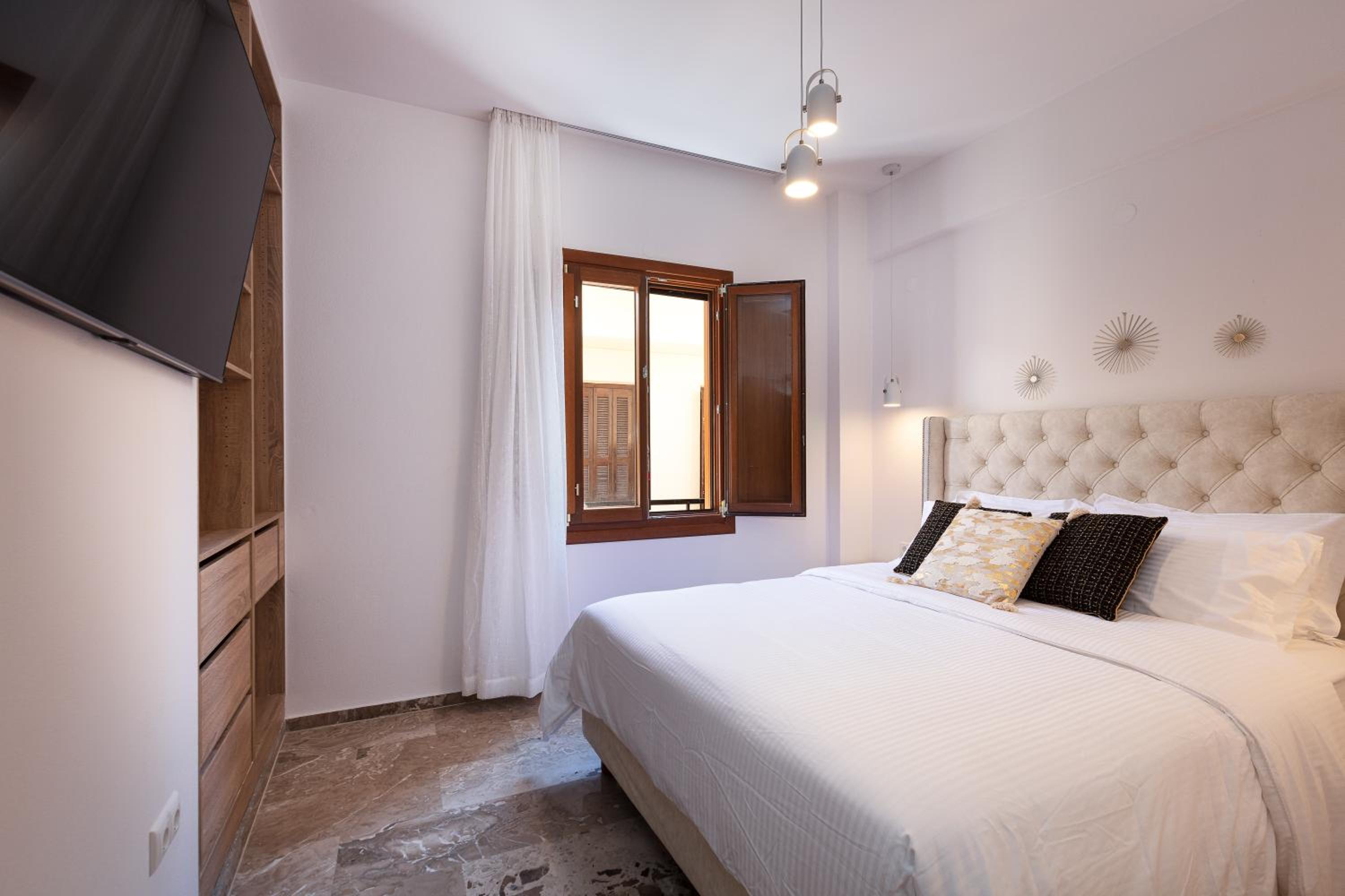 The Old Town Gem photo 3