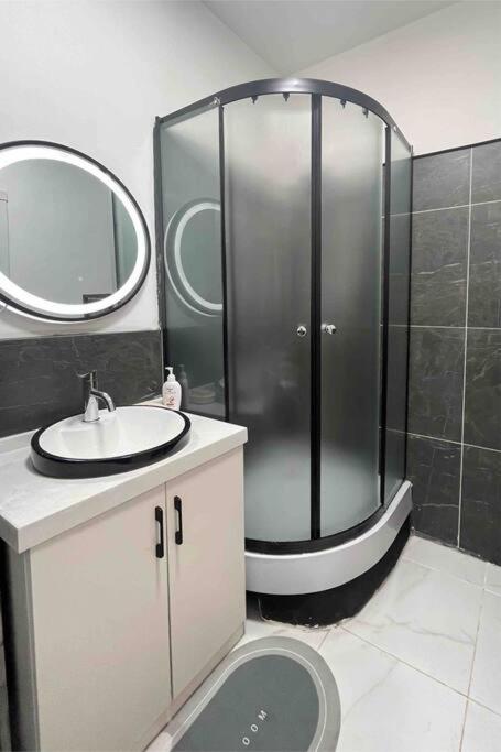 Comfy apartment in the heart of Ulaanbaatar view 3