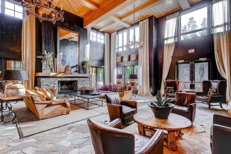 Luxury 2 Bedroom Ski In, Ski Out Condo In Breckenridge With Shared Pool, Hot Tub, Arcade, And Bar