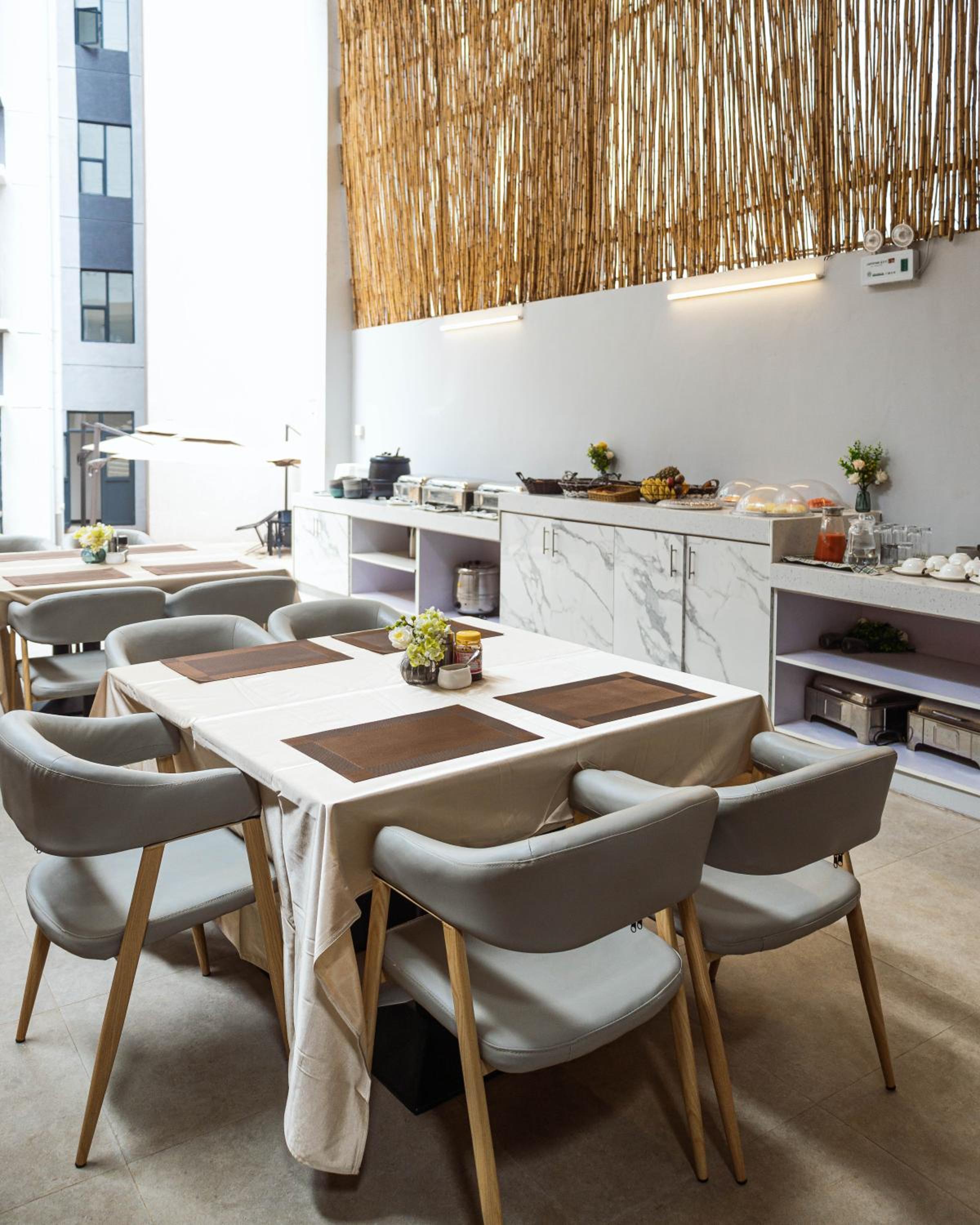 Elizabeth Golf Apartment by Link