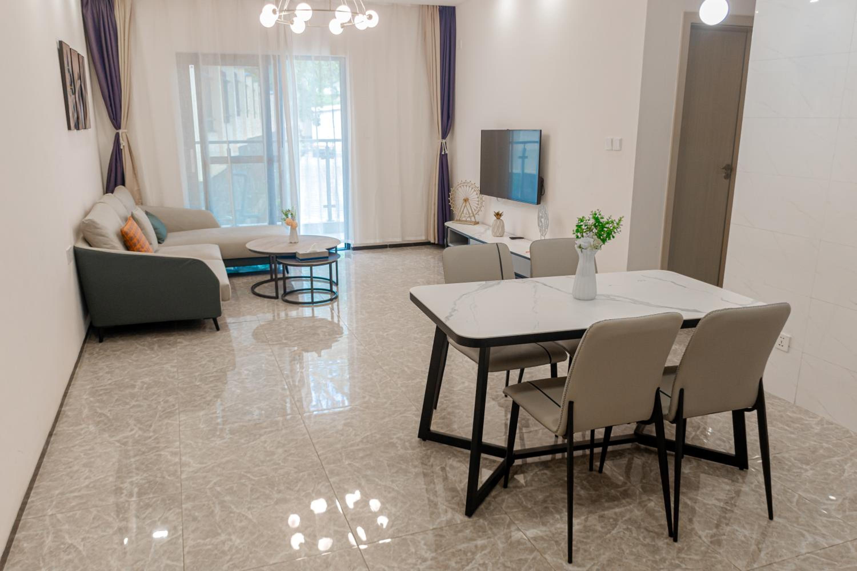 Elizabeth Golf Apartment by Link
