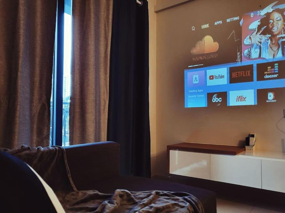 Luxury Private Cinema Experience - Free parking