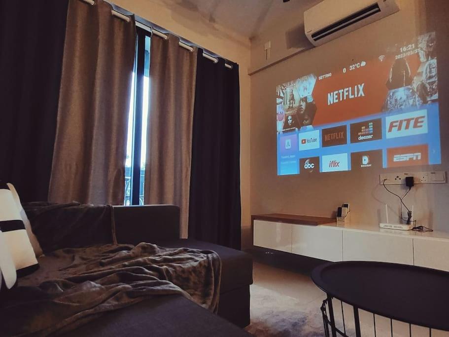 Luxury Private Cinema Experience - Free parking