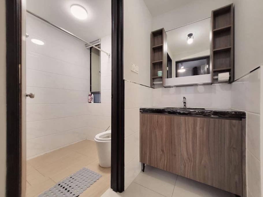Luxury Private Cinema Experience - Free parking