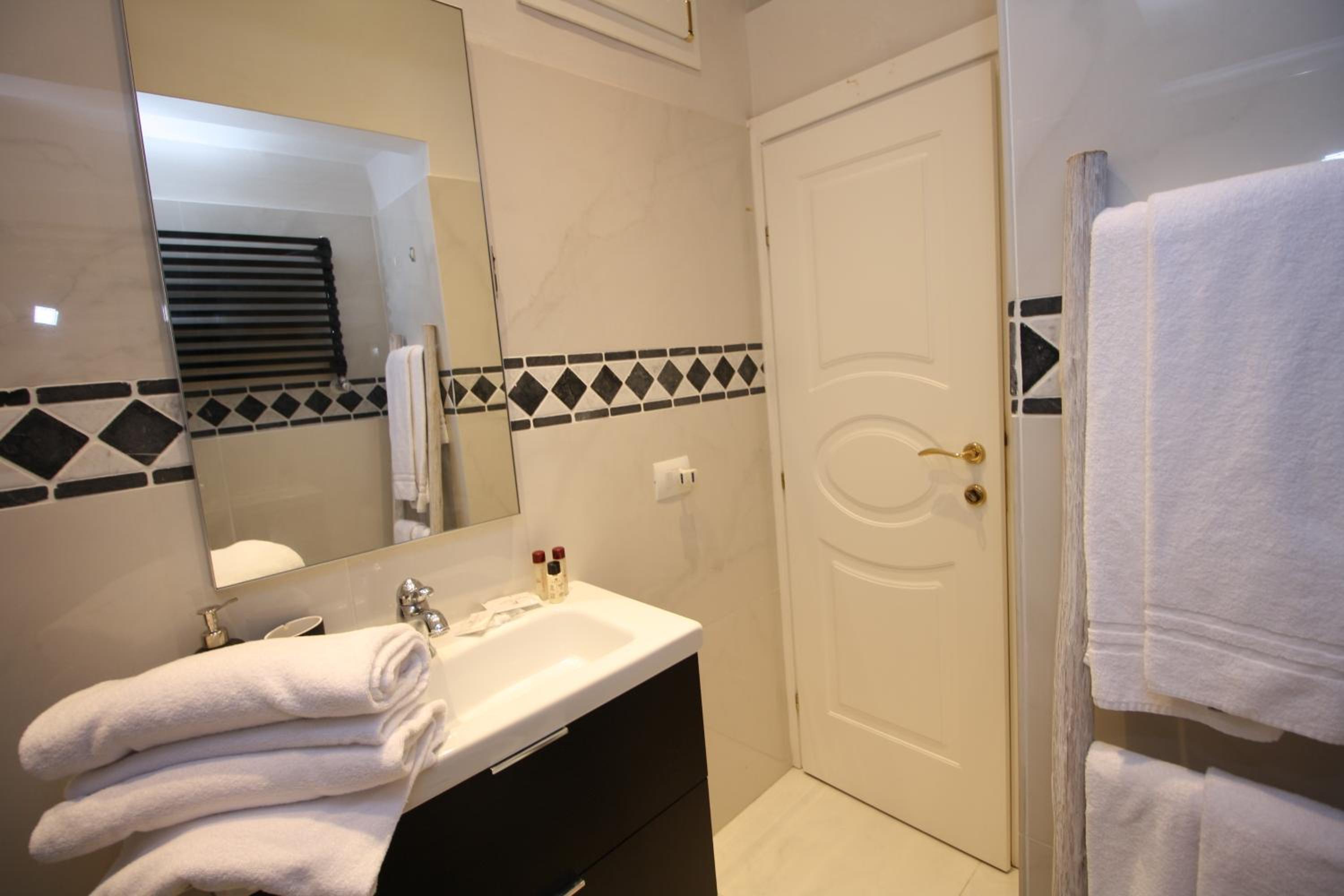 HomEdoApartments Deluxe Terme suite