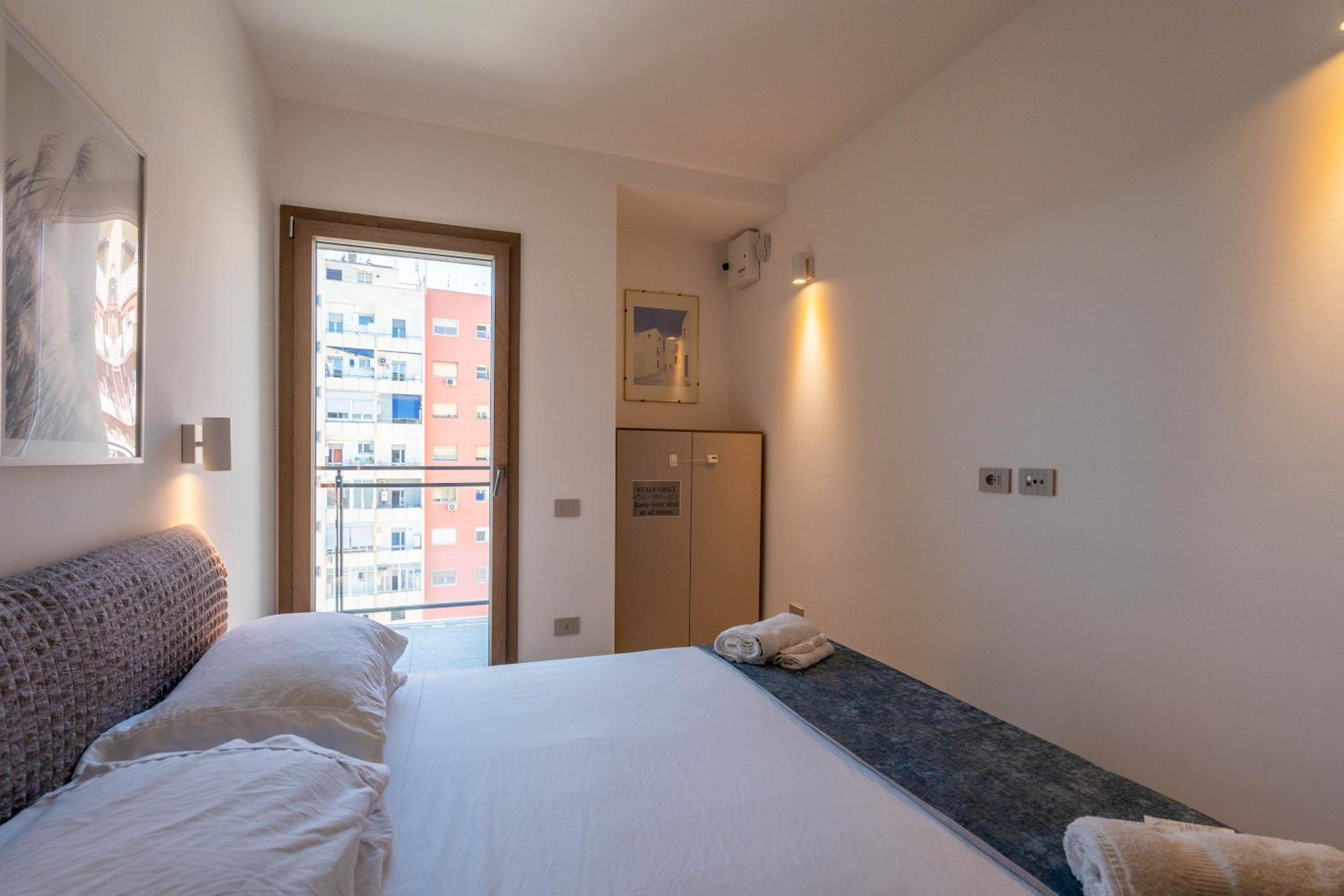 AureaLiving - Trastevere Suite with Rooftop & Gym, Your place in Rome