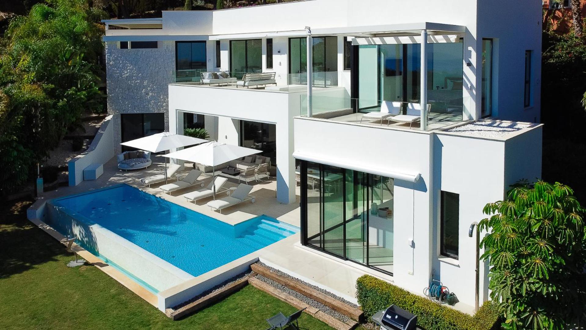 Villa Royale, moderna villa con piscina y vistas al mar view 3