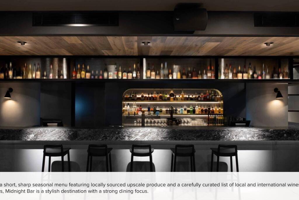 Midnight Luxe 2BR 2Bath Apartment 408 in the heart of Braddon Pool Sauna L4 Views Secure Parking Wine WiFi
