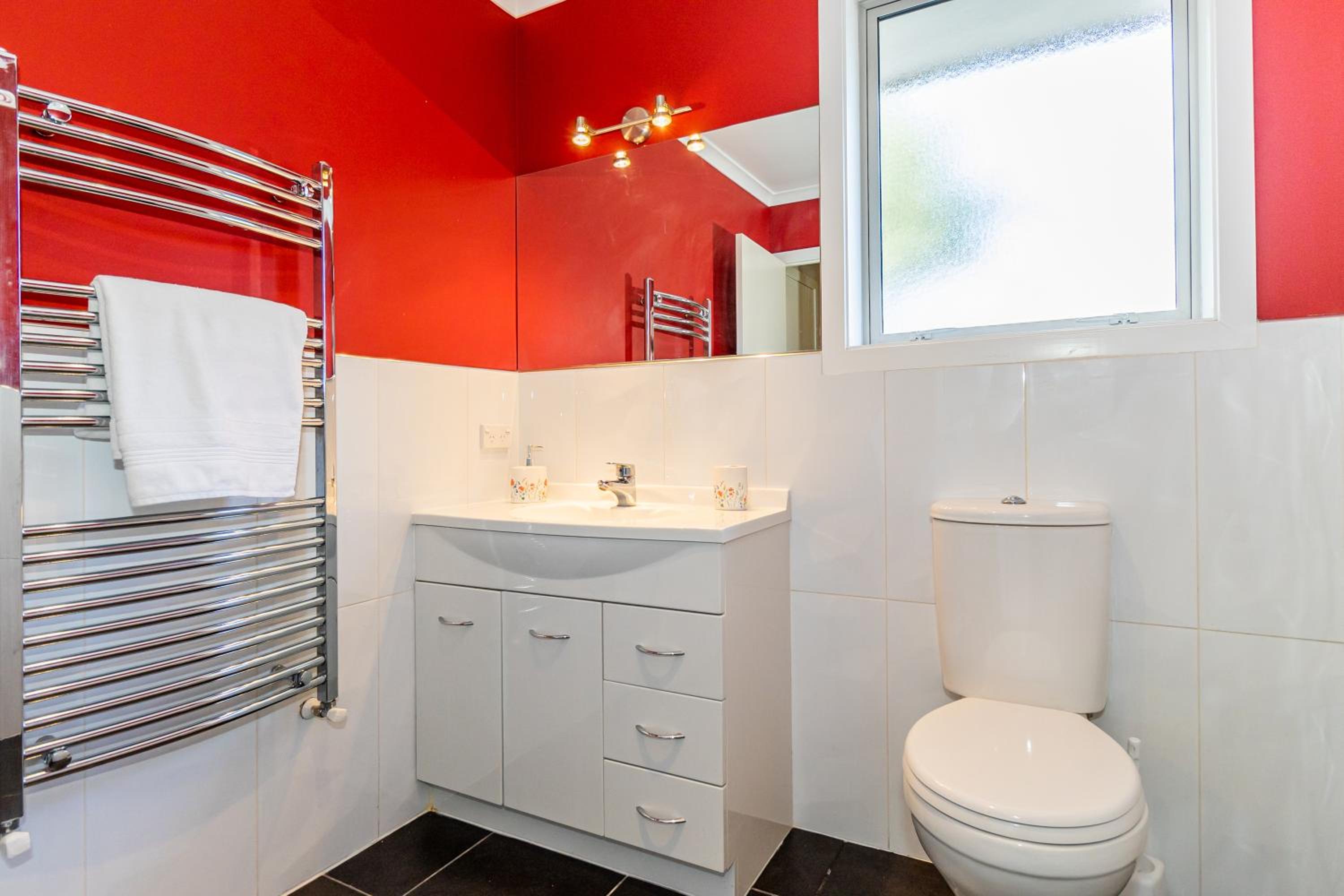 Contemporary Methven Abode view 3