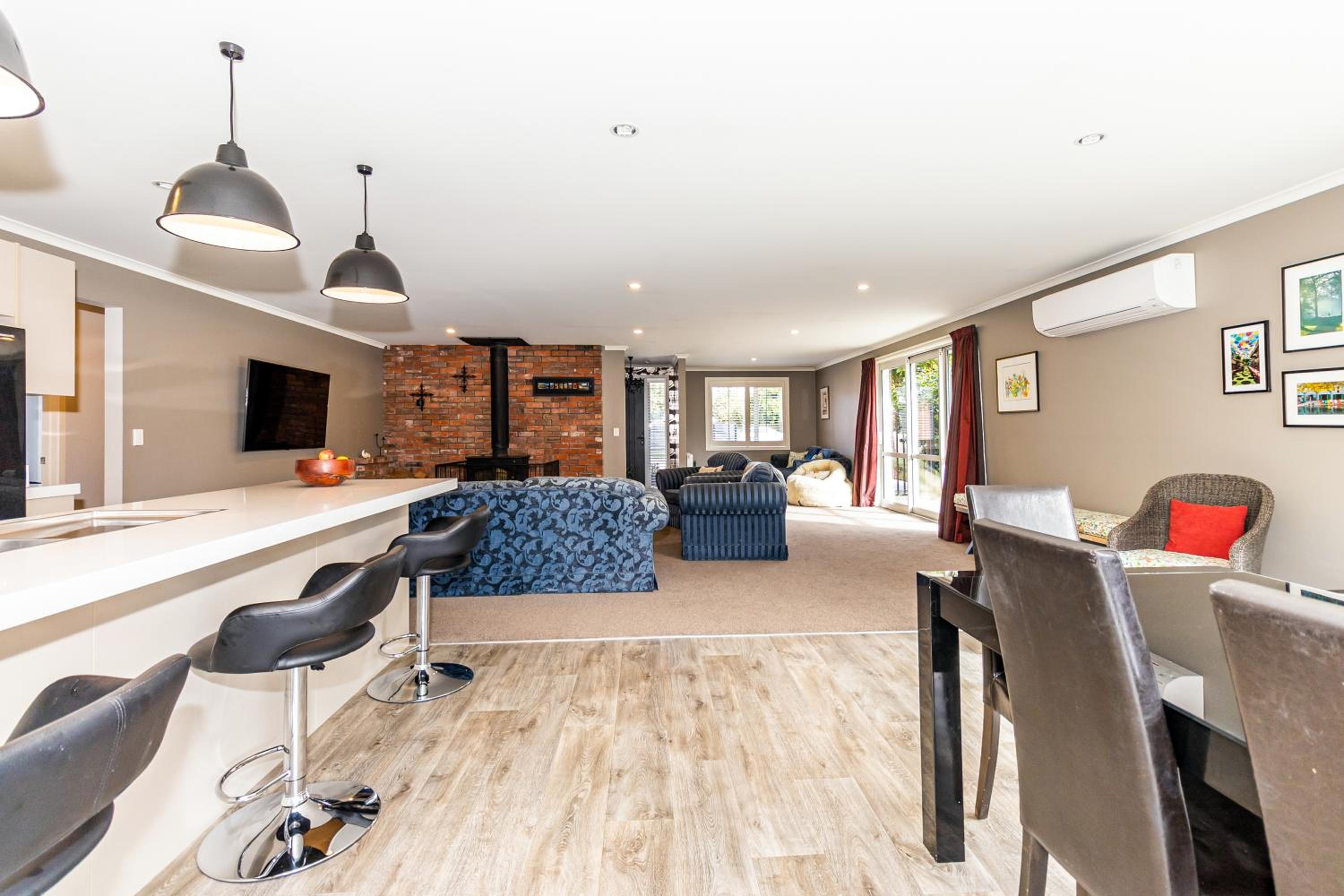 Contemporary Methven Abode view 4
