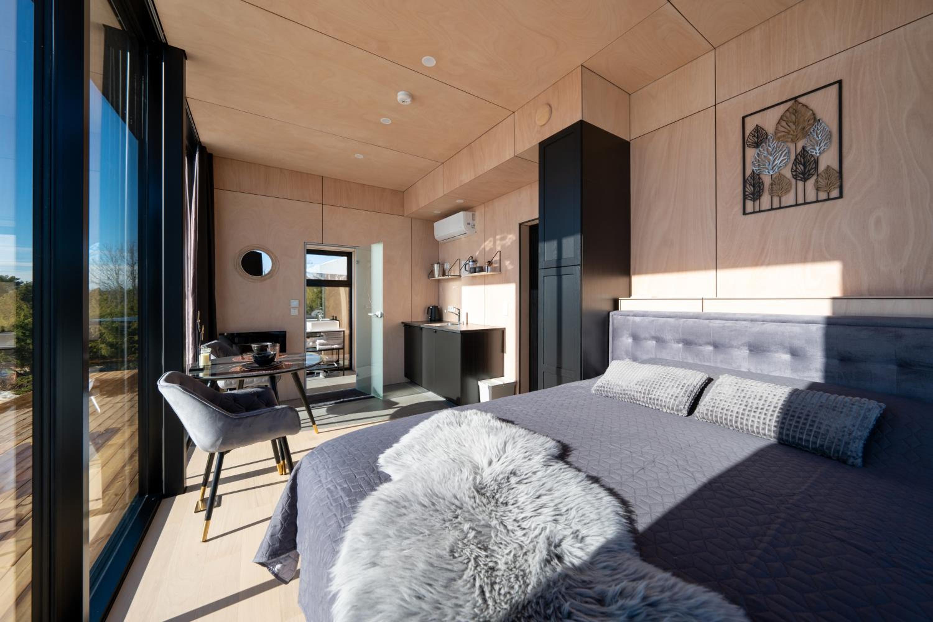 Juniper Minivilla Jacuzzi & Sauna view 5