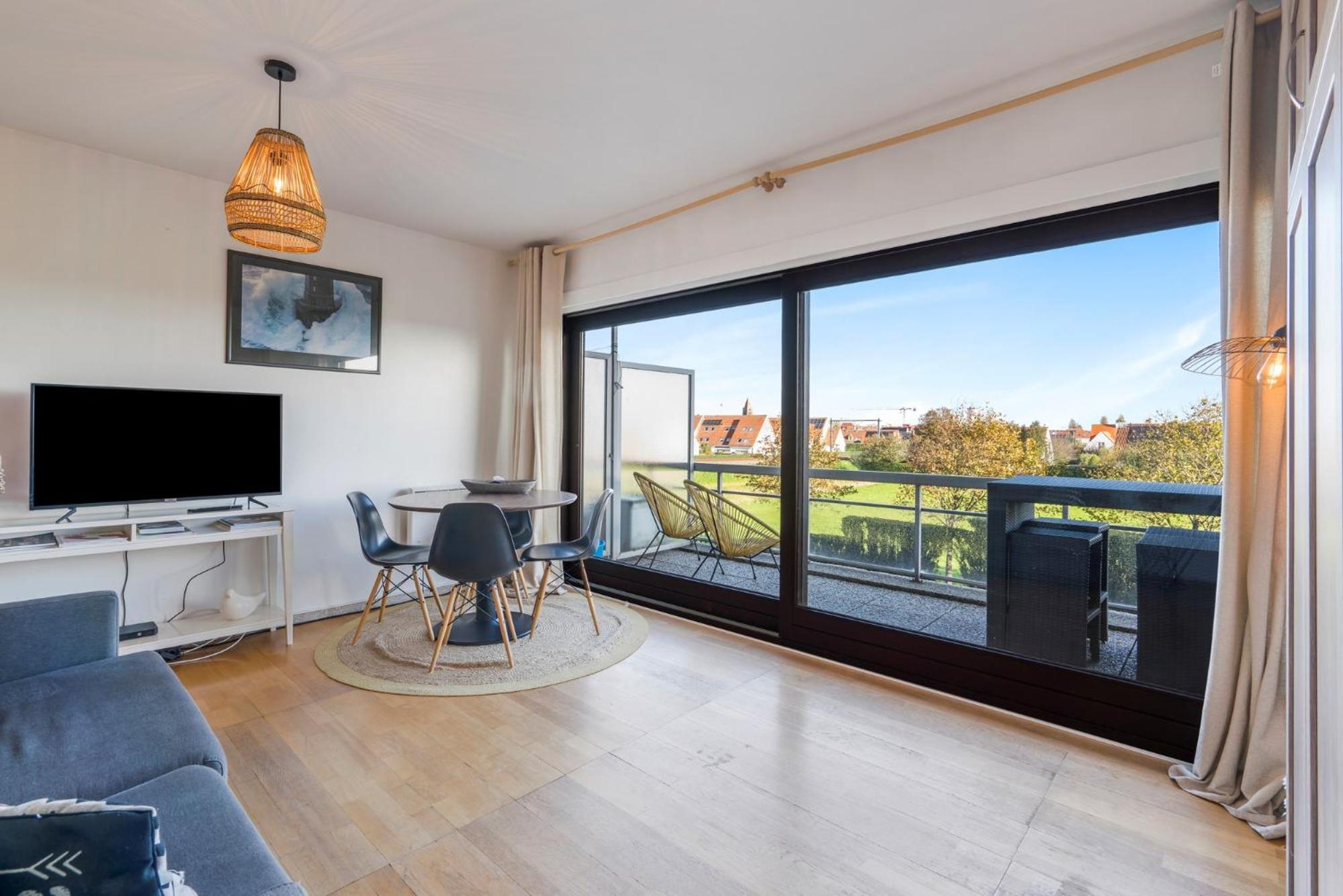 La perle du Nord studio met meer, strand en zwembad view 5