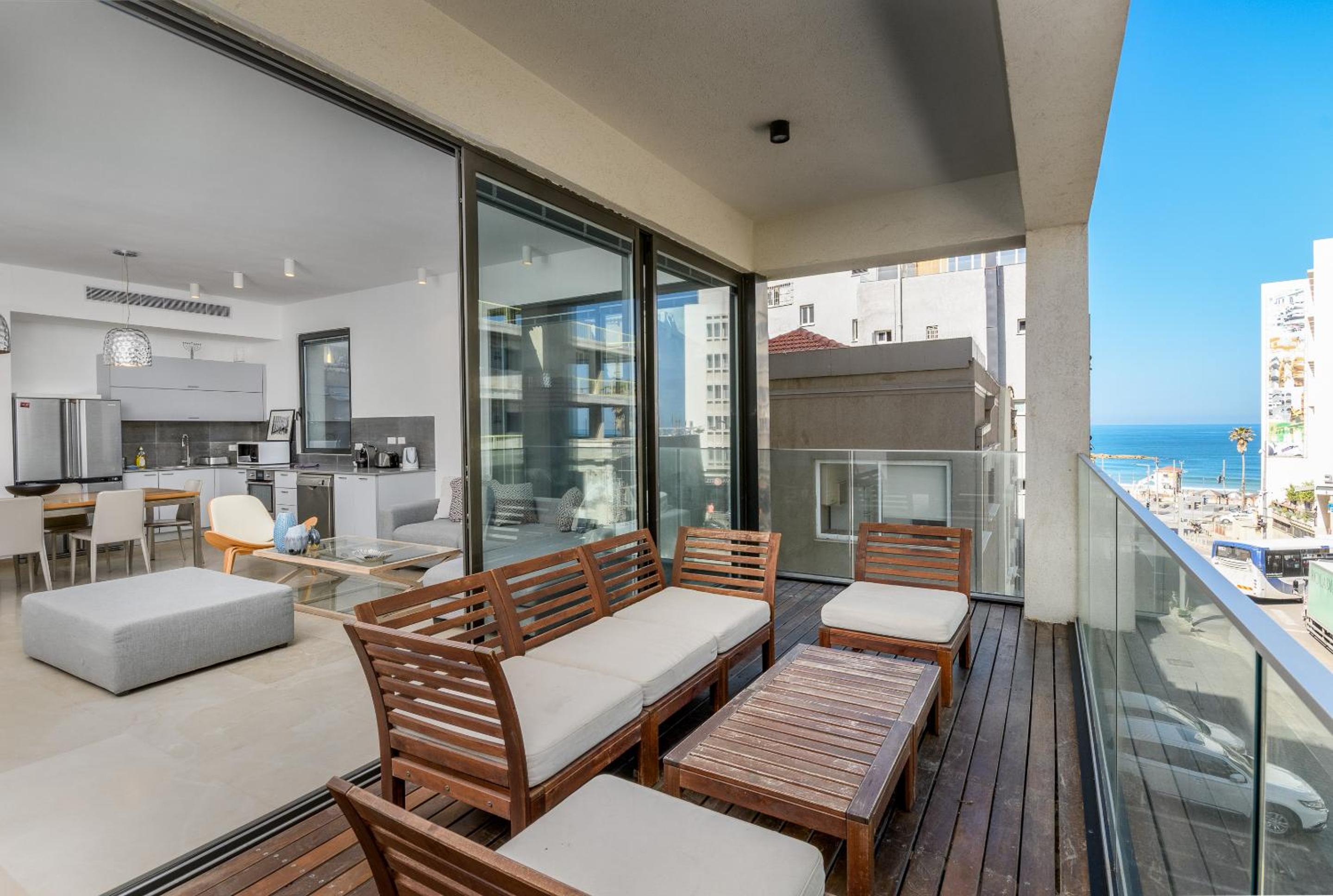 Luxury 3BR on Frishman SEA u TLV view 5