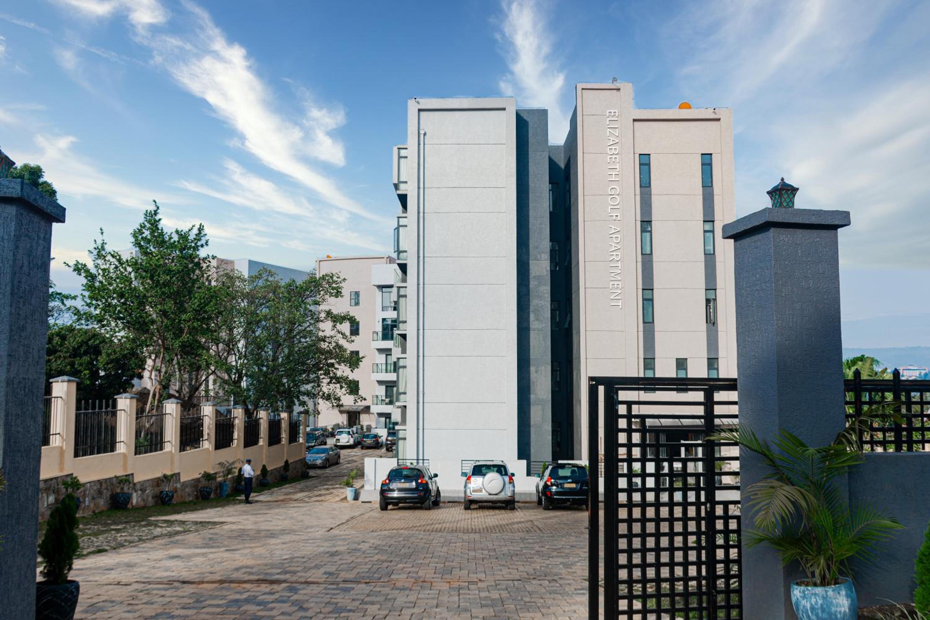 Elizabeth Golf Apartment by Link