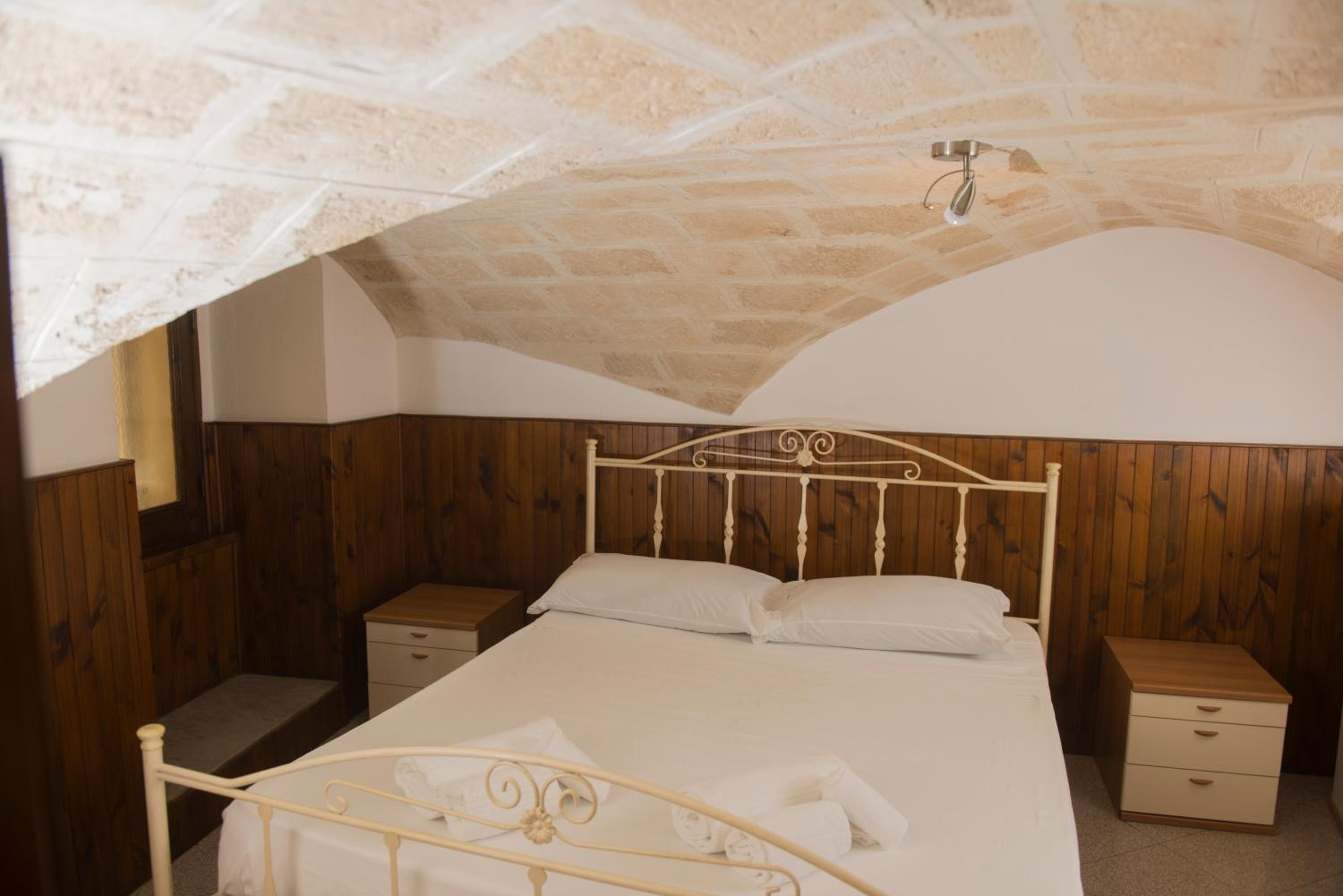 La Casa dell'oste en Monopoli — hotel room