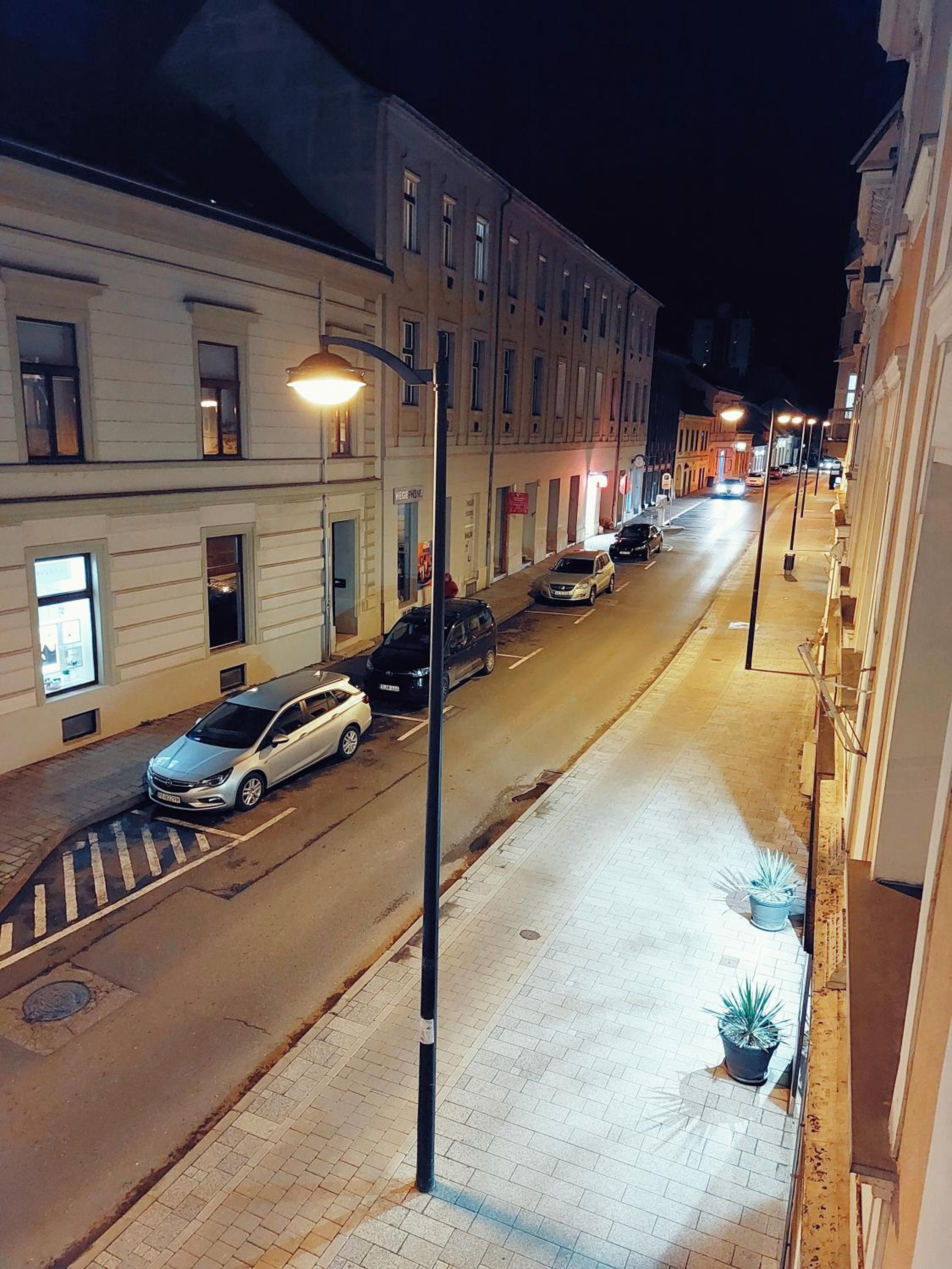 SQUARE 16 - Absolutely Central Location, photo 16