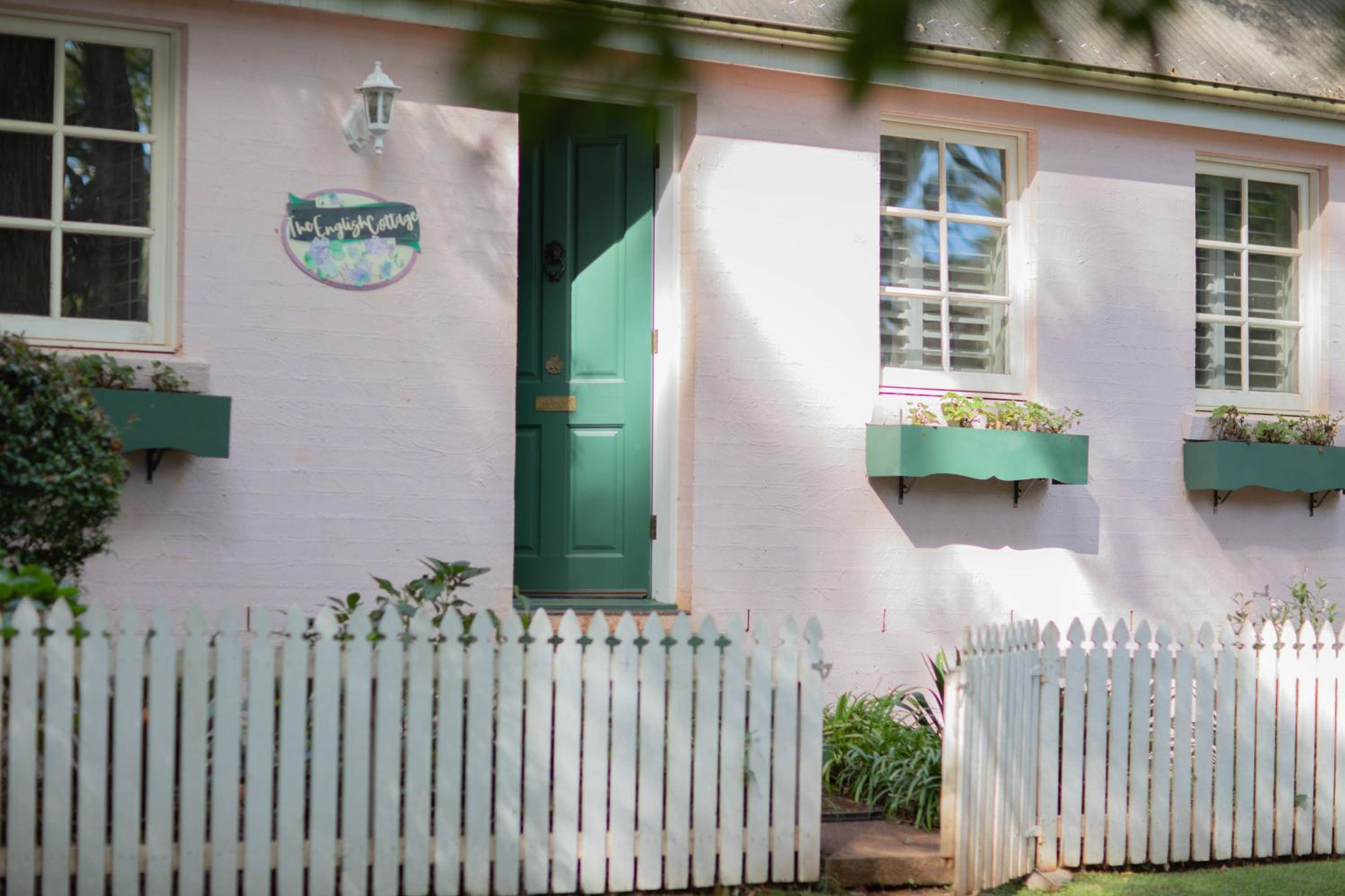 The Romantic Pink English Cottage at Tamborine Mountain
