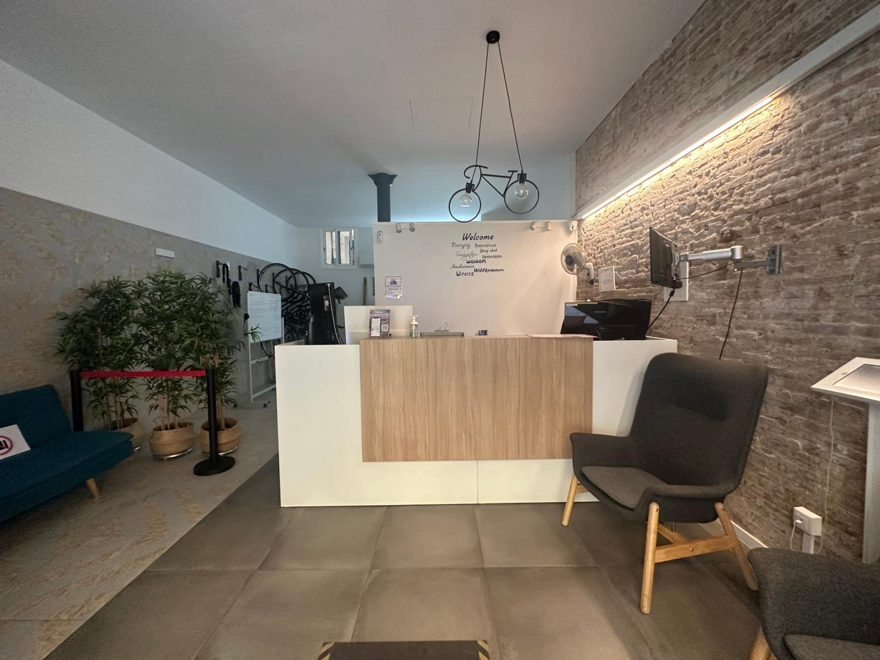 YOUTH HOSTEL - Central and Basic Drassanes