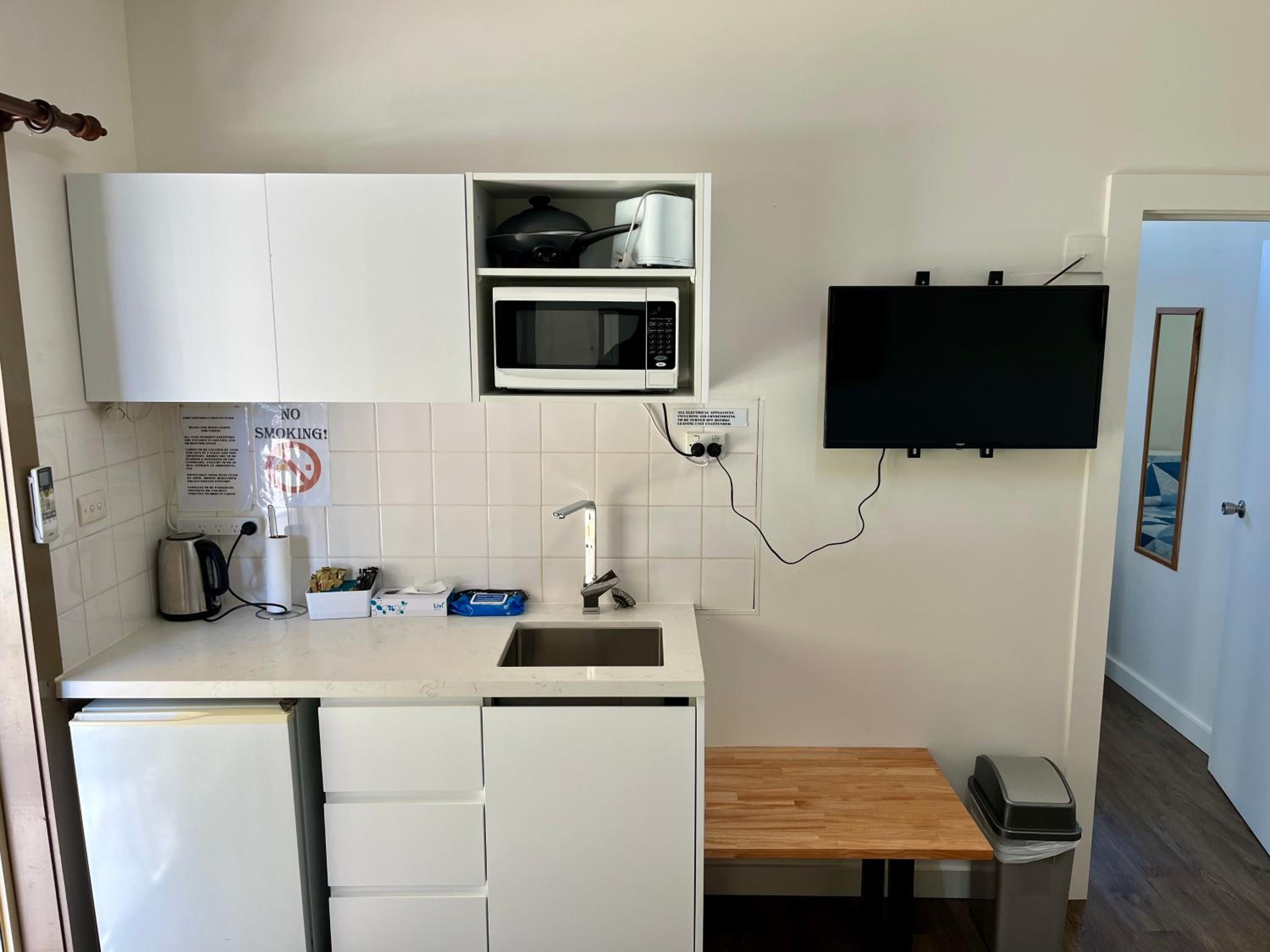 Cootamundra Caravan Park view 3