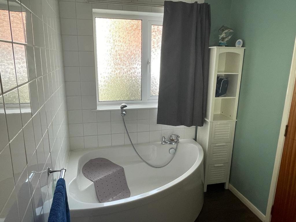 2 Bedroom Ground Floor Holiday Apartment Skegness view 5