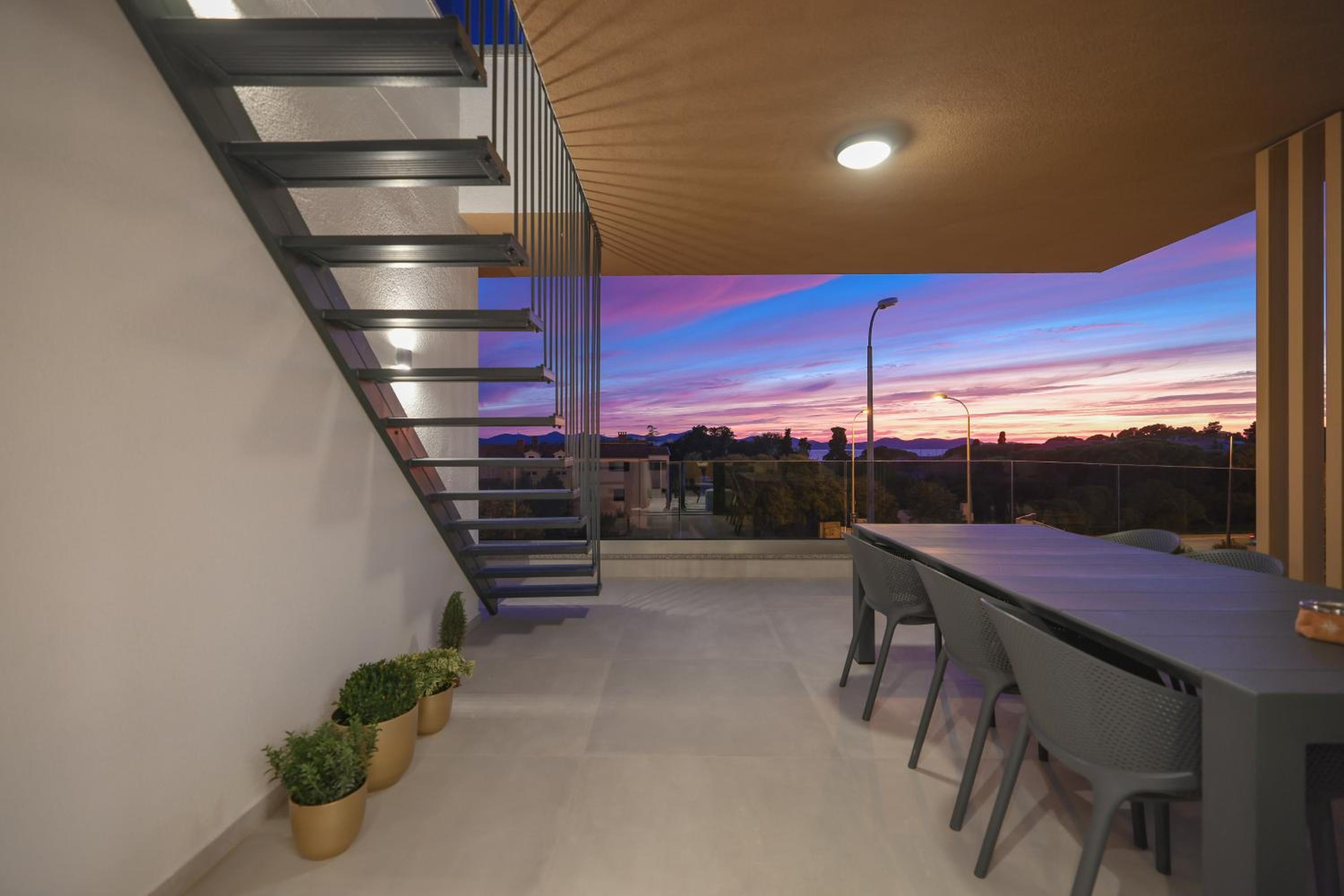Leonardo Luxury Residence 2 Penthouse with jacuzzi view 2