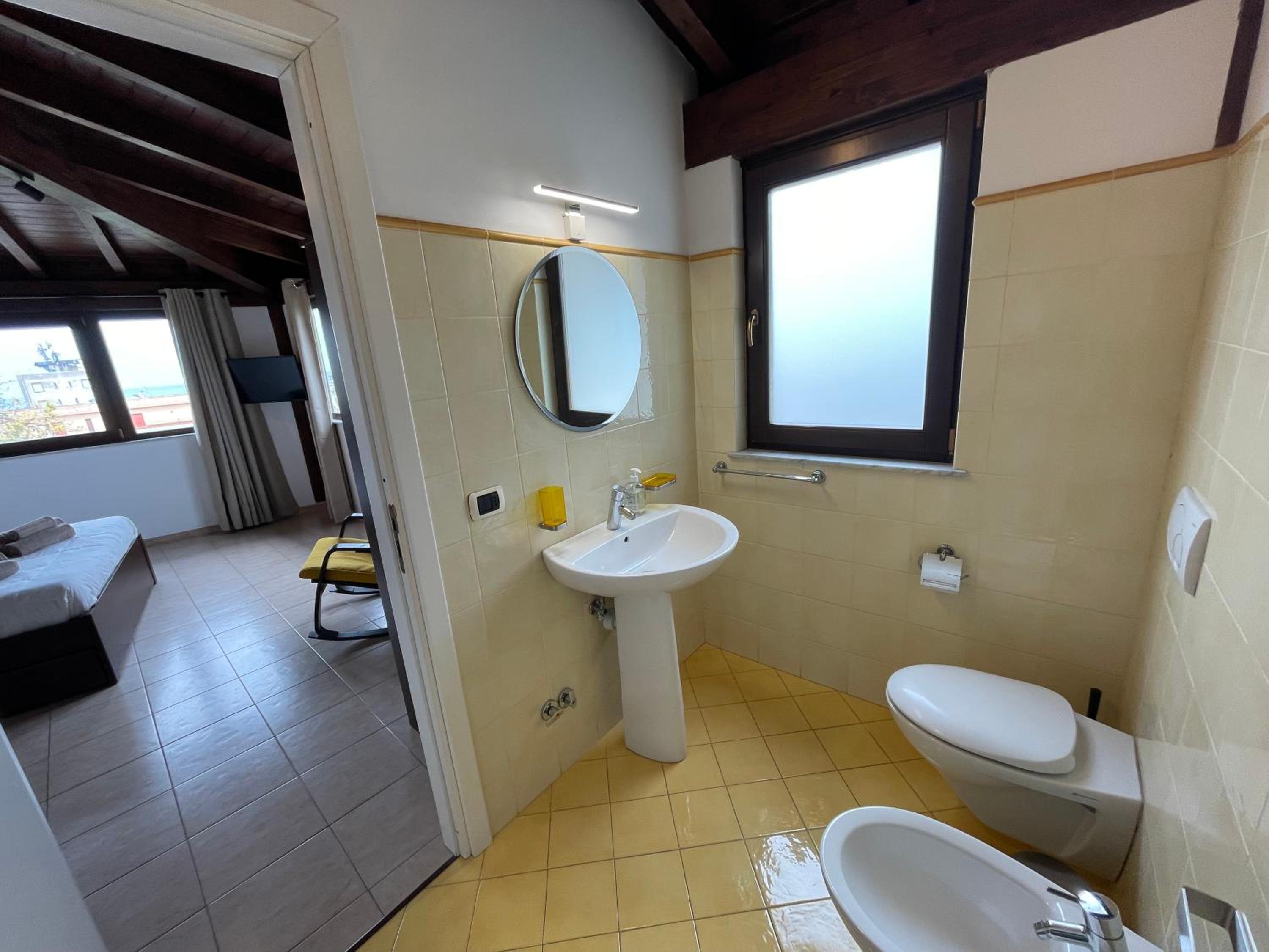 John Sea Suites