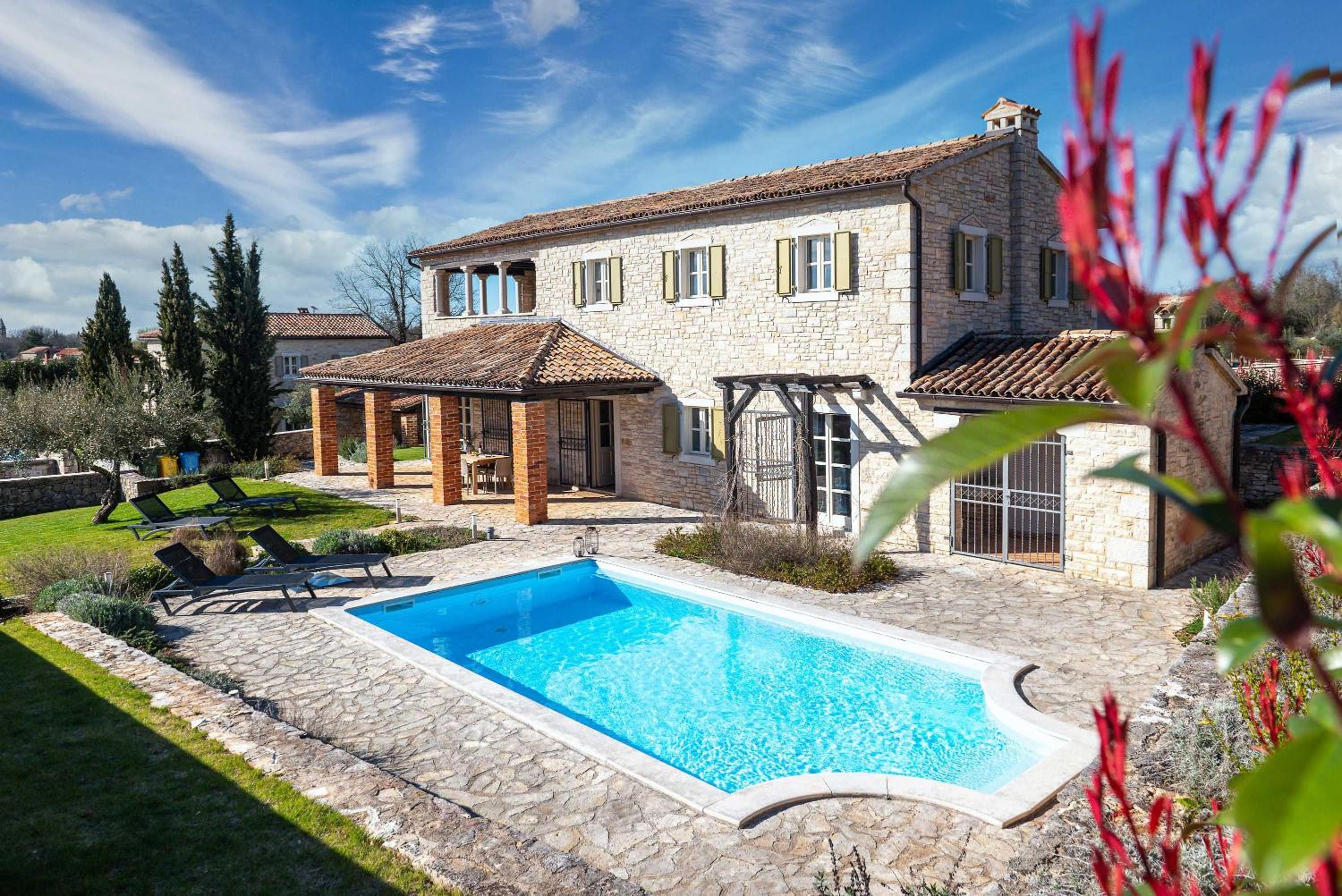 Villa Avalon - Luxury home with pool in the centre of Istria view 3