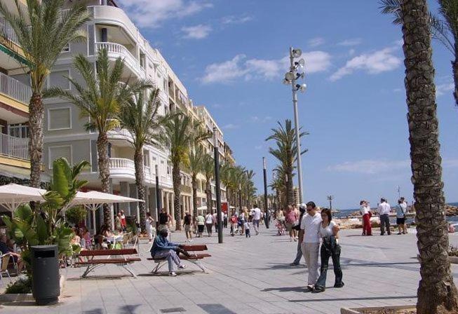 Solarium Escape with private roof terrace and pool access Torrevieja