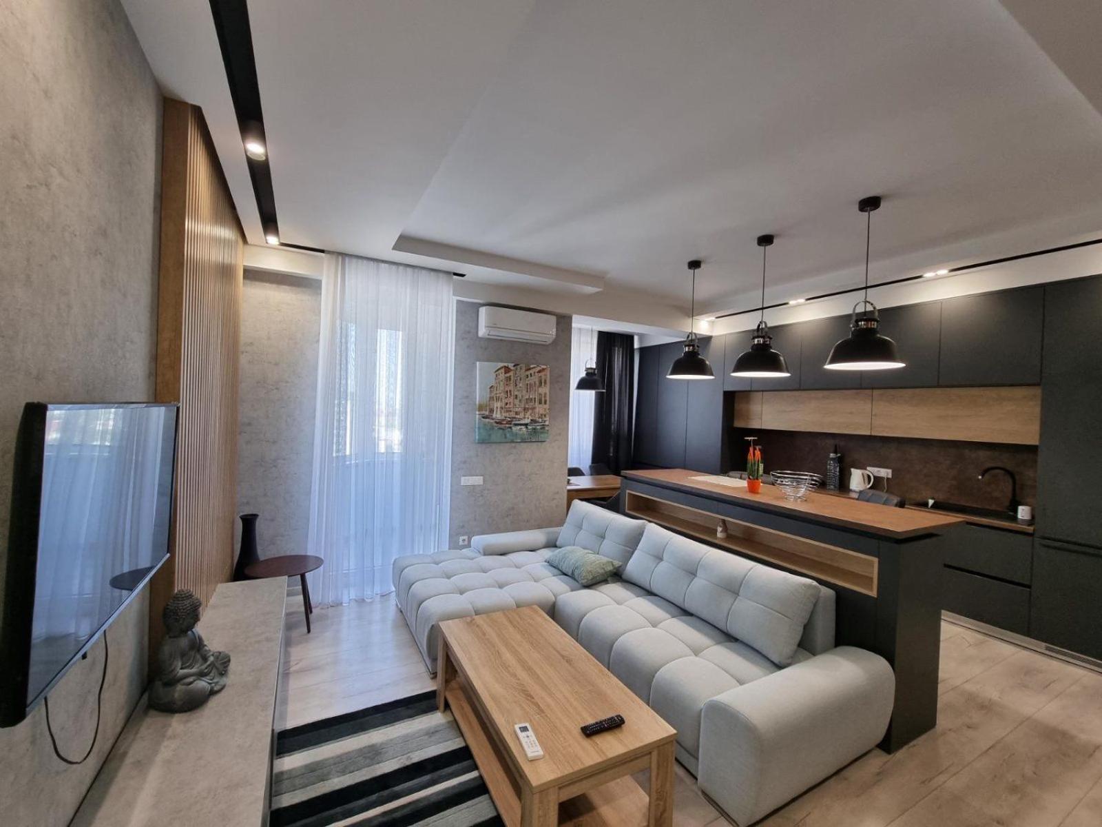 Central Luxury Apartments 2 Bedrooms view 4