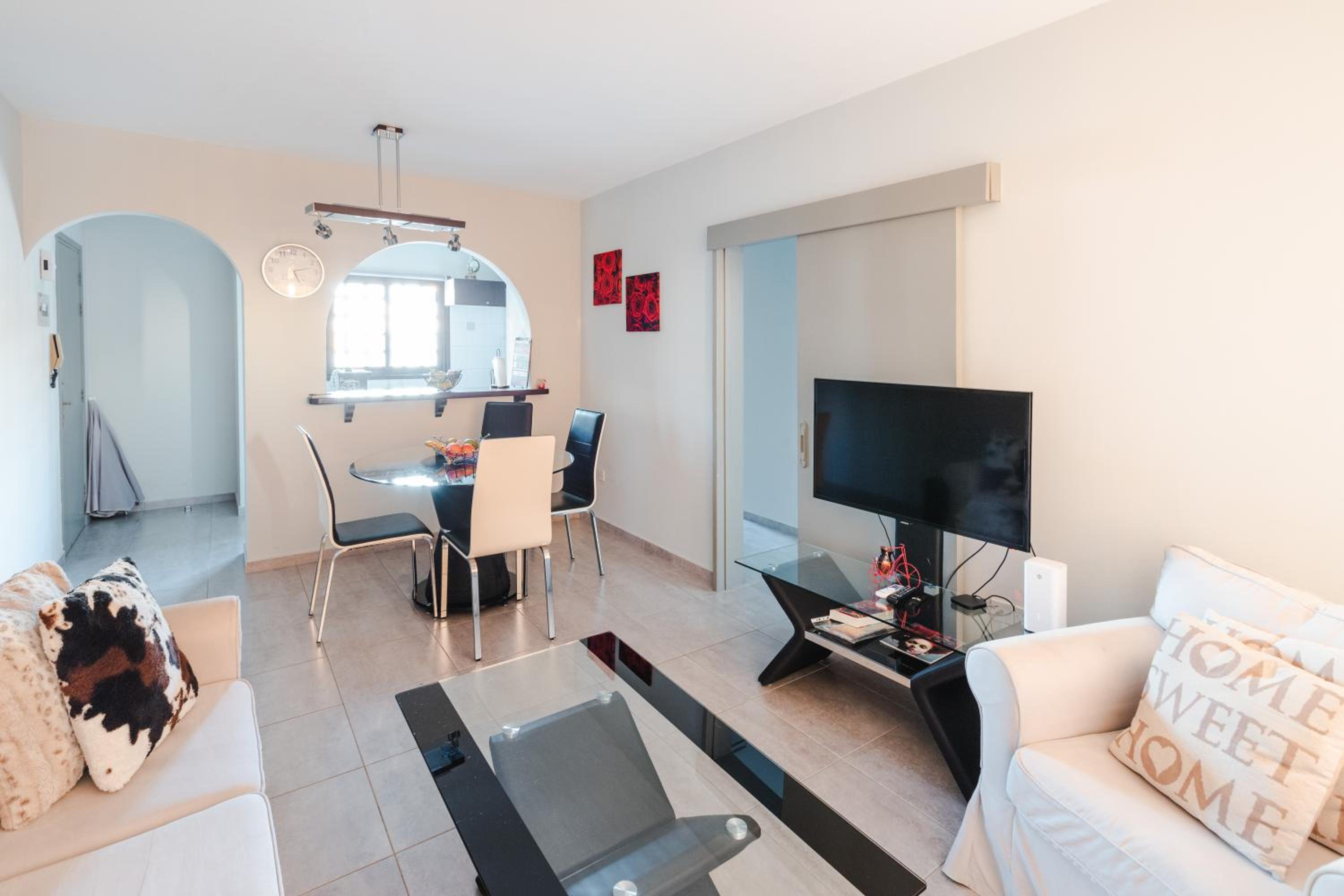 Alexis Apartments - Lovely 2-bedroom with swimming pool