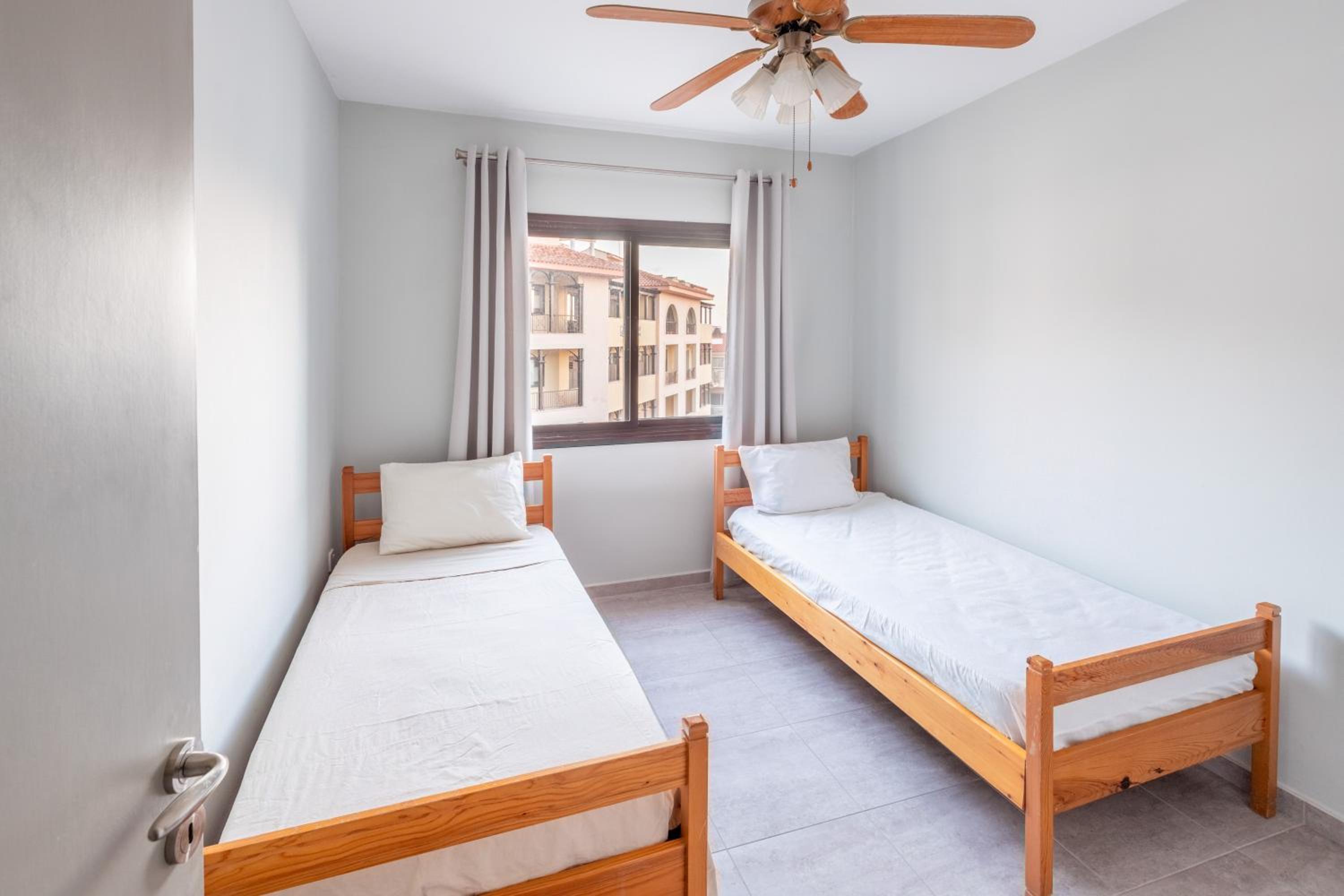 Alexis Apartments - Lovely 2-bedroom with swimming pool