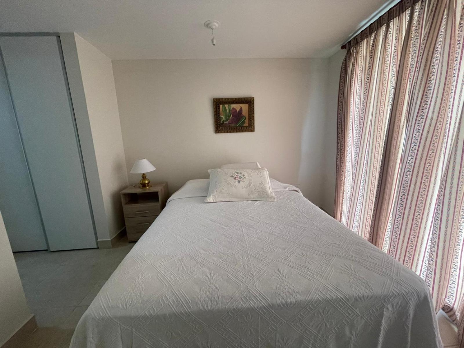 Amplio departamento céntrico Plaza Belgrano