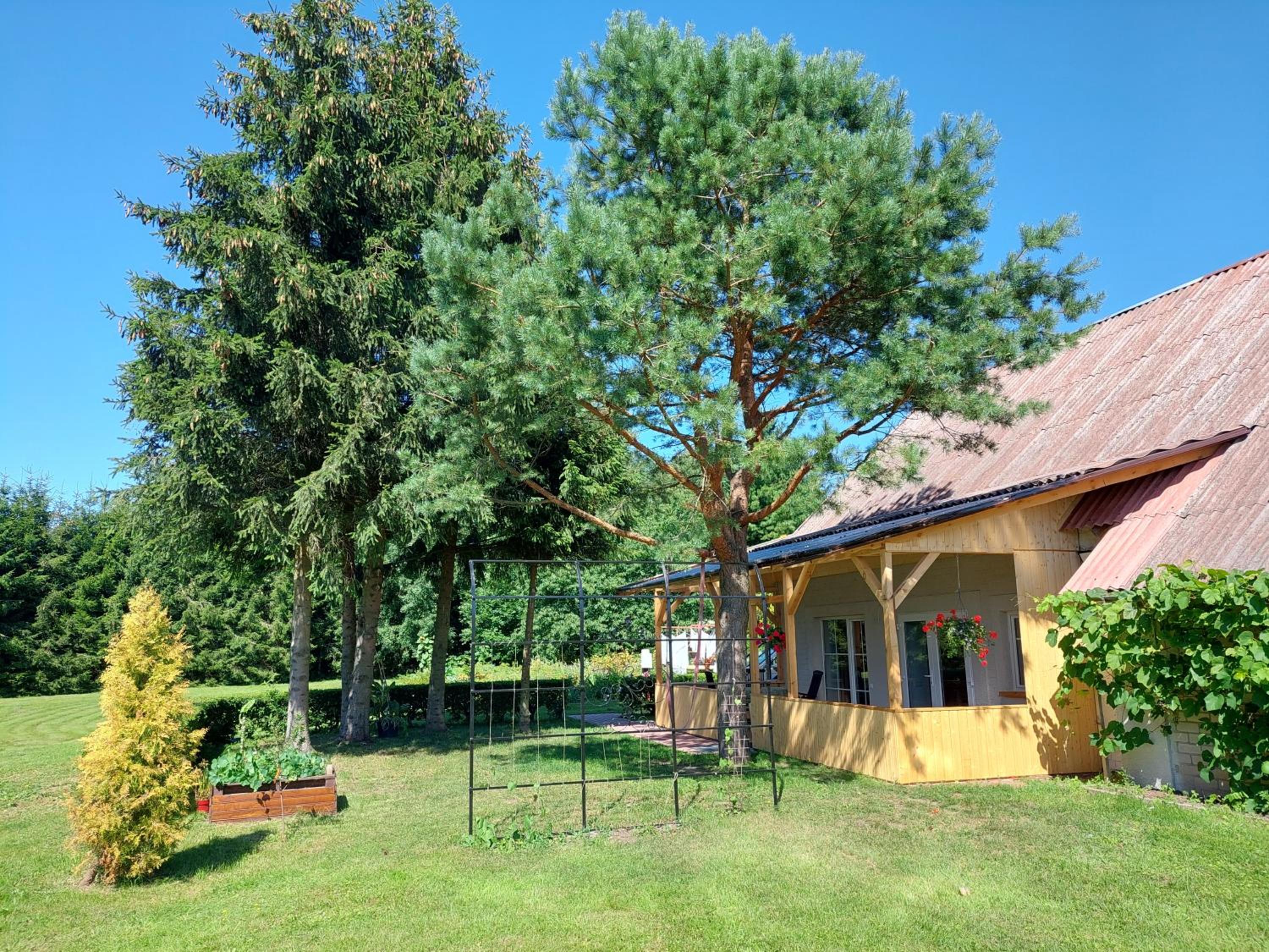 Grape House Kintai view 5
