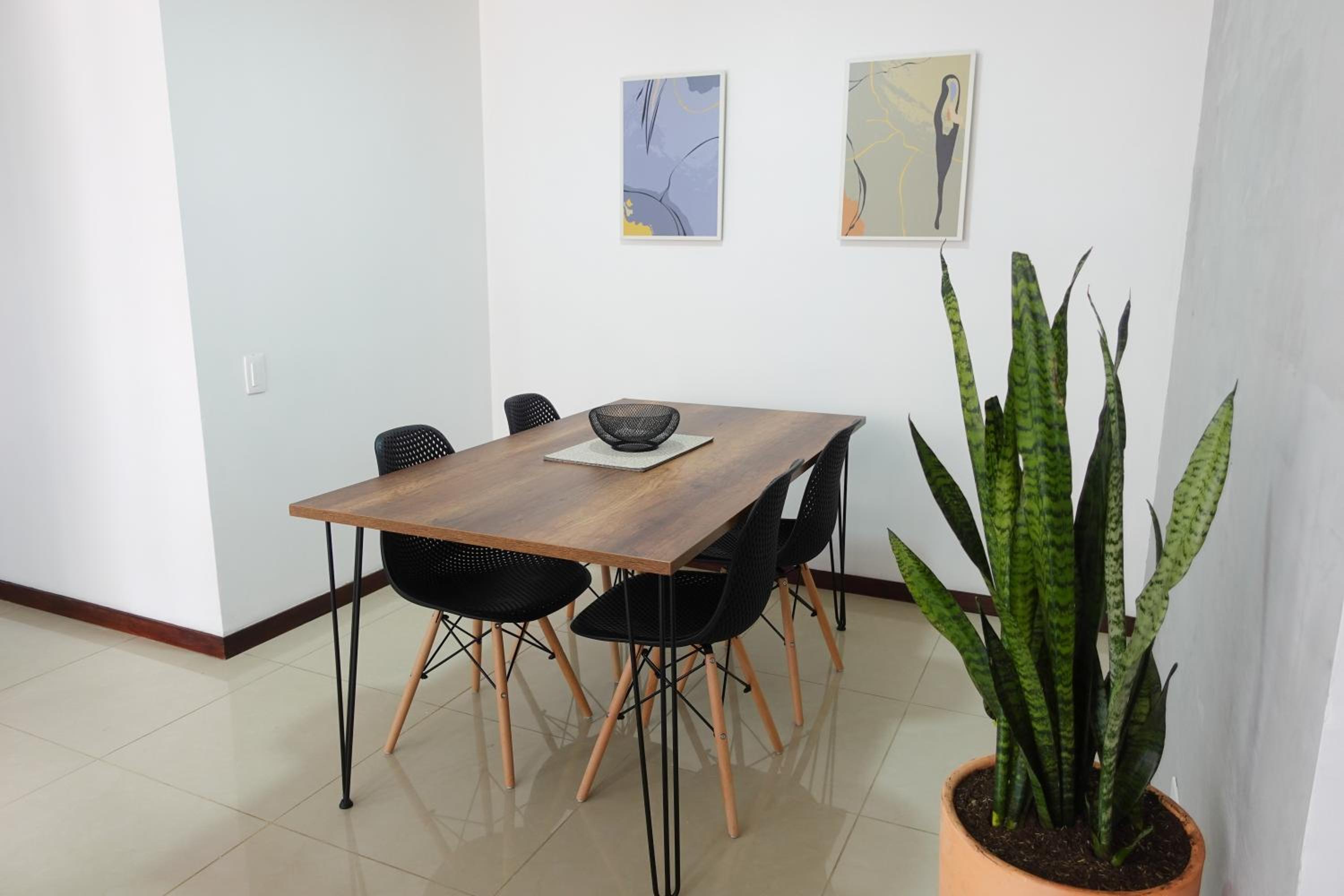 Apartamento Completo Poblado - Ubicacion Central con Parqueadero