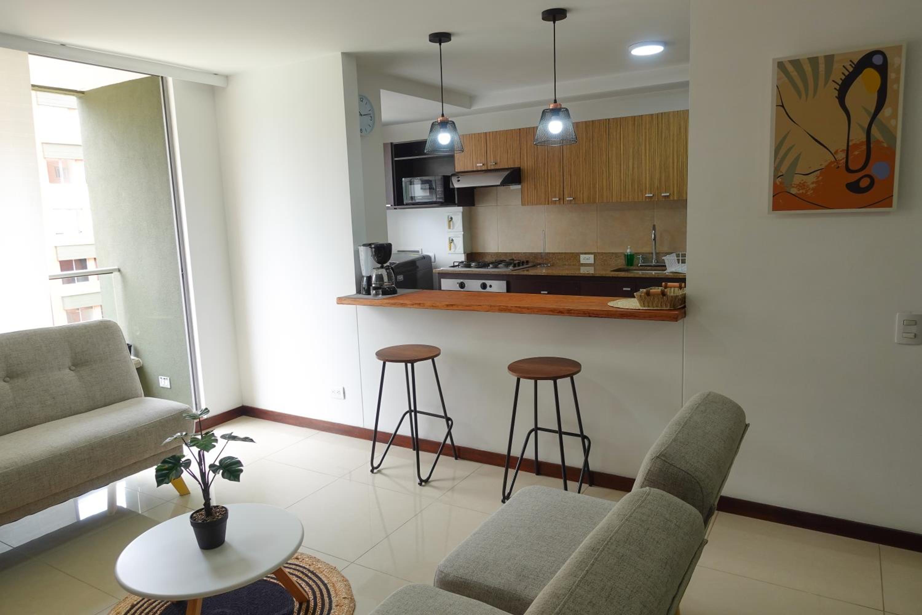 Apartamento Completo Poblado - Ubicacion Central con Parqueadero