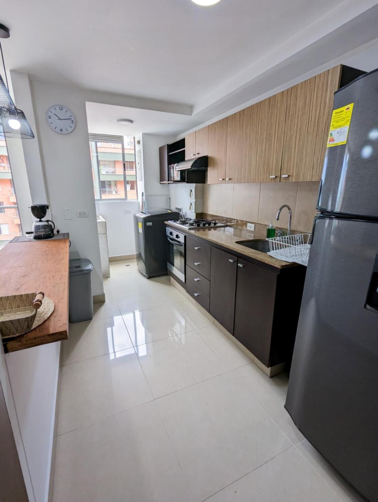 Apartamento Completo Poblado - Ubicacion Central con Parqueadero