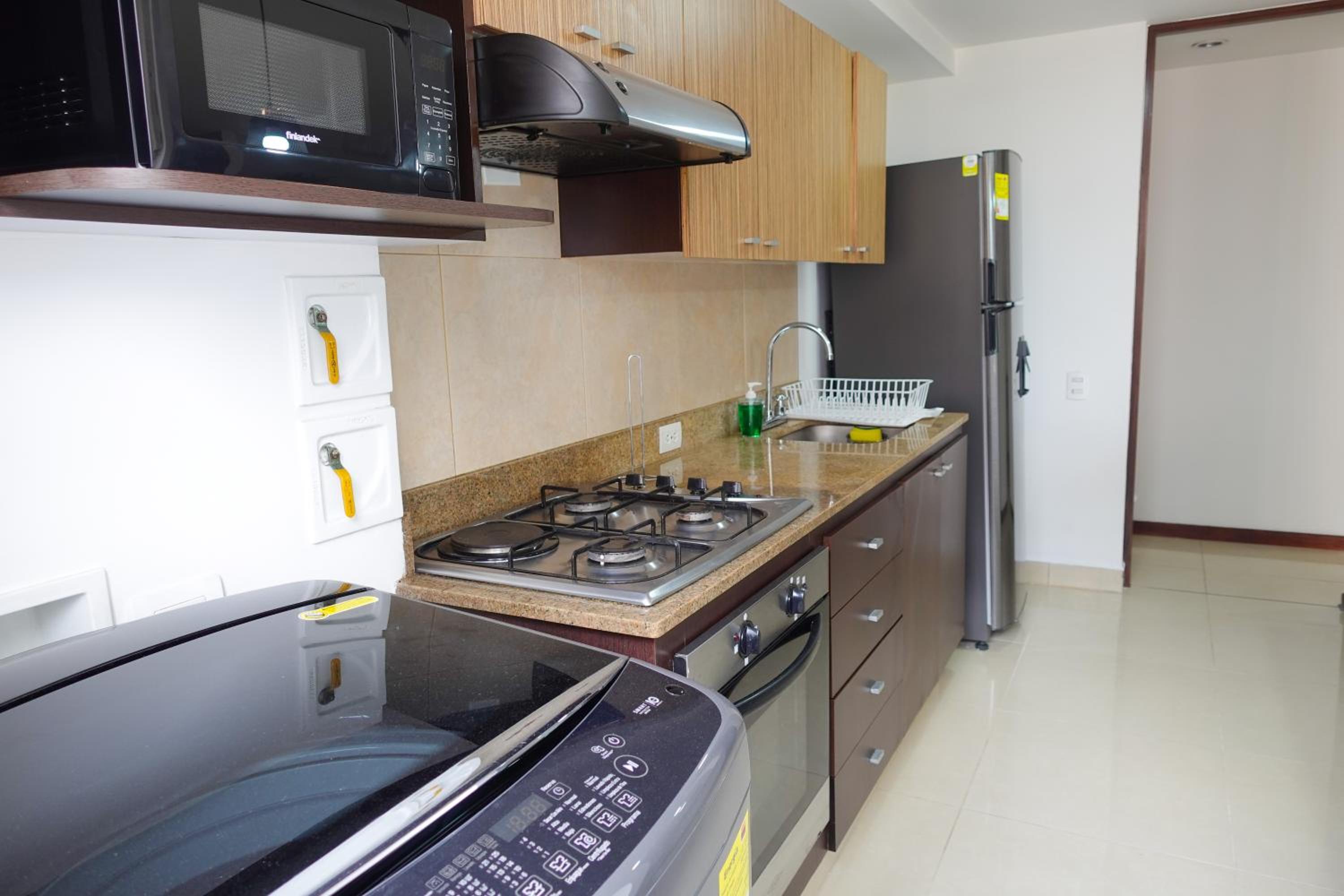 Apartamento Completo Poblado - Ubicacion Central con Parqueadero
