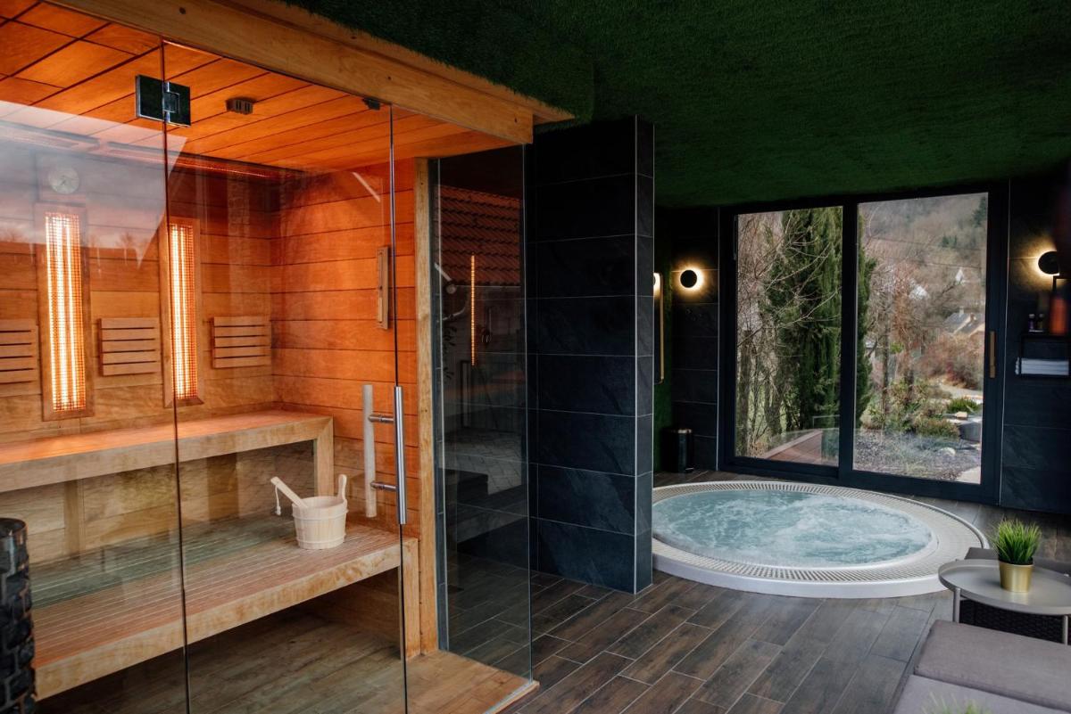 Jacuzzi