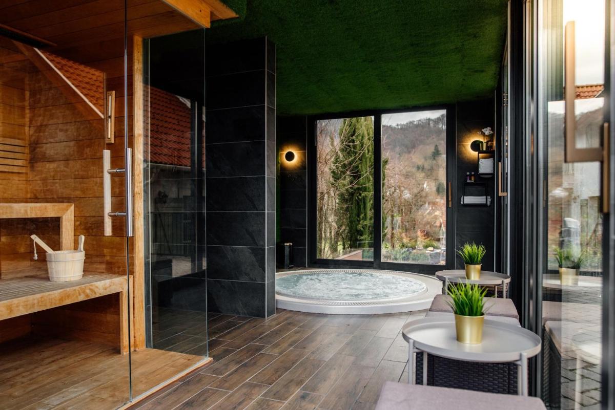 Jacuzzi