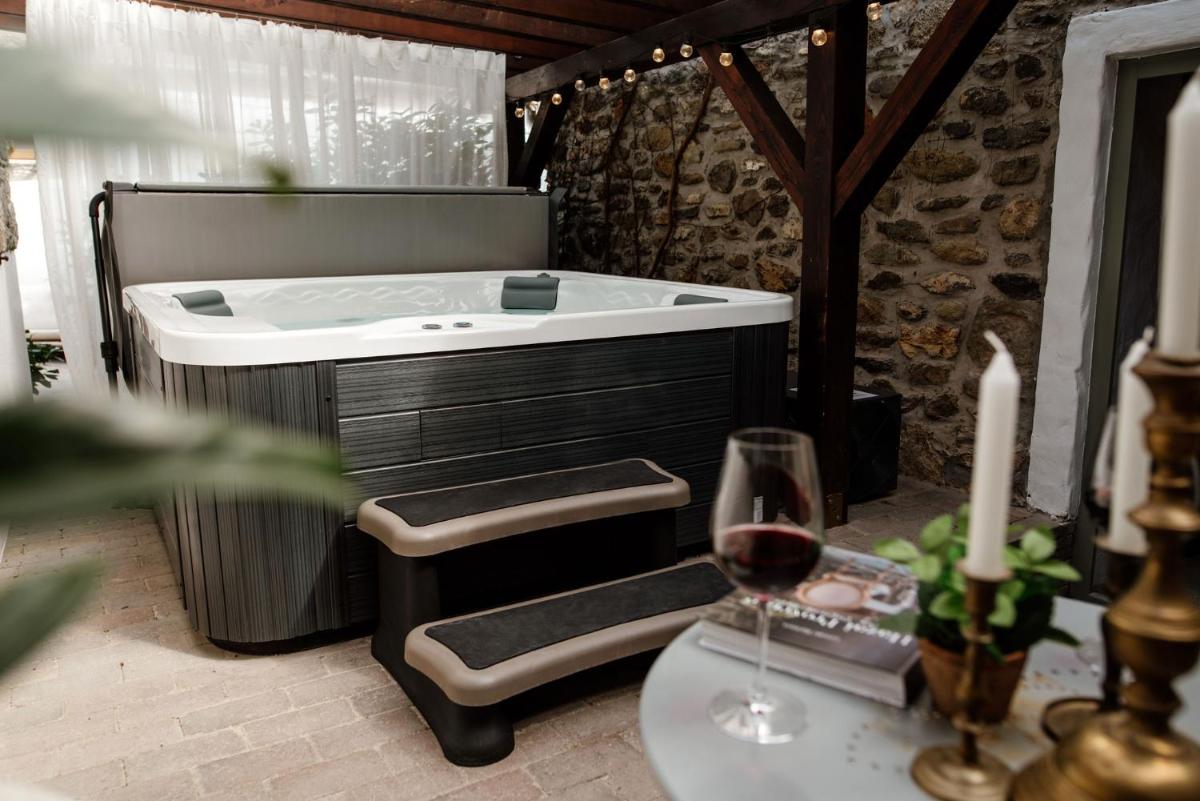 Jacuzzi