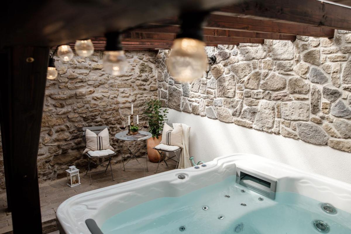 Jacuzzi