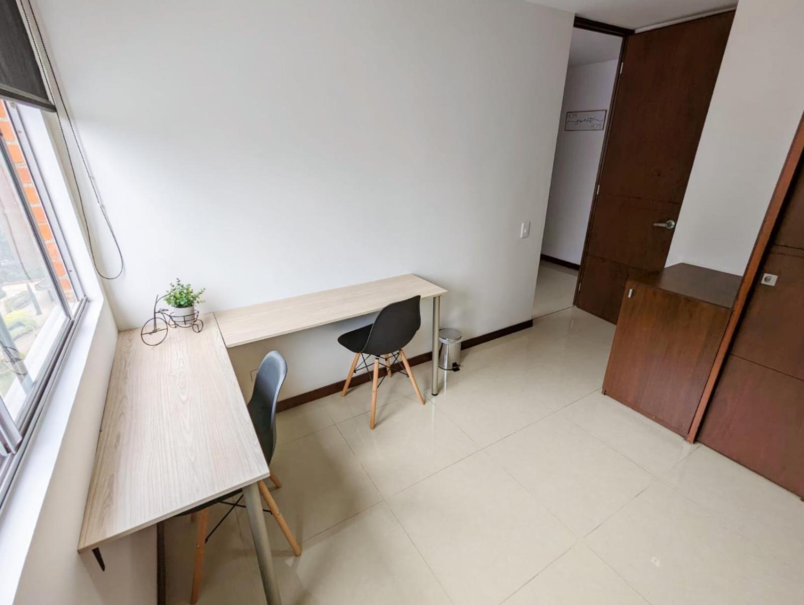 Apartamento Completo Poblado - Ubicacion Central con Parqueadero